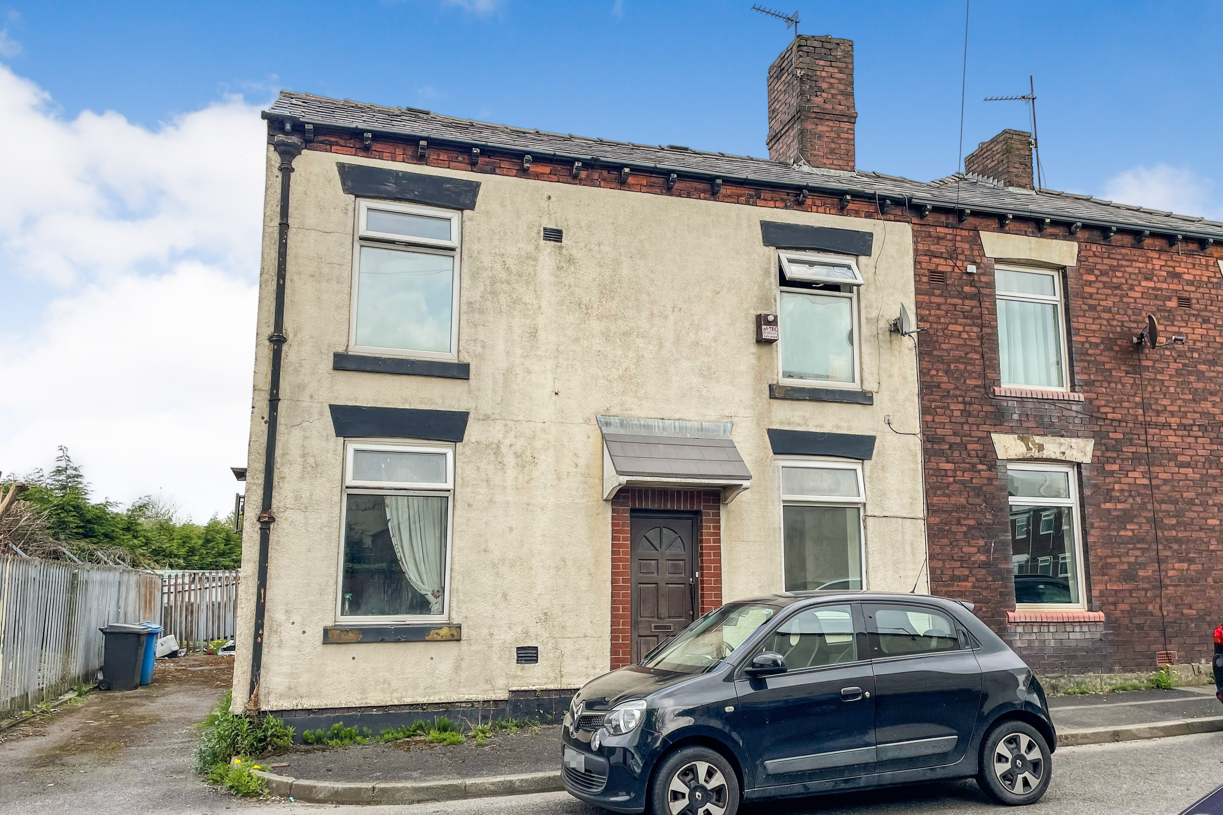 2 Sun View, Heyside, Royton, Oldham, OL2 6HX