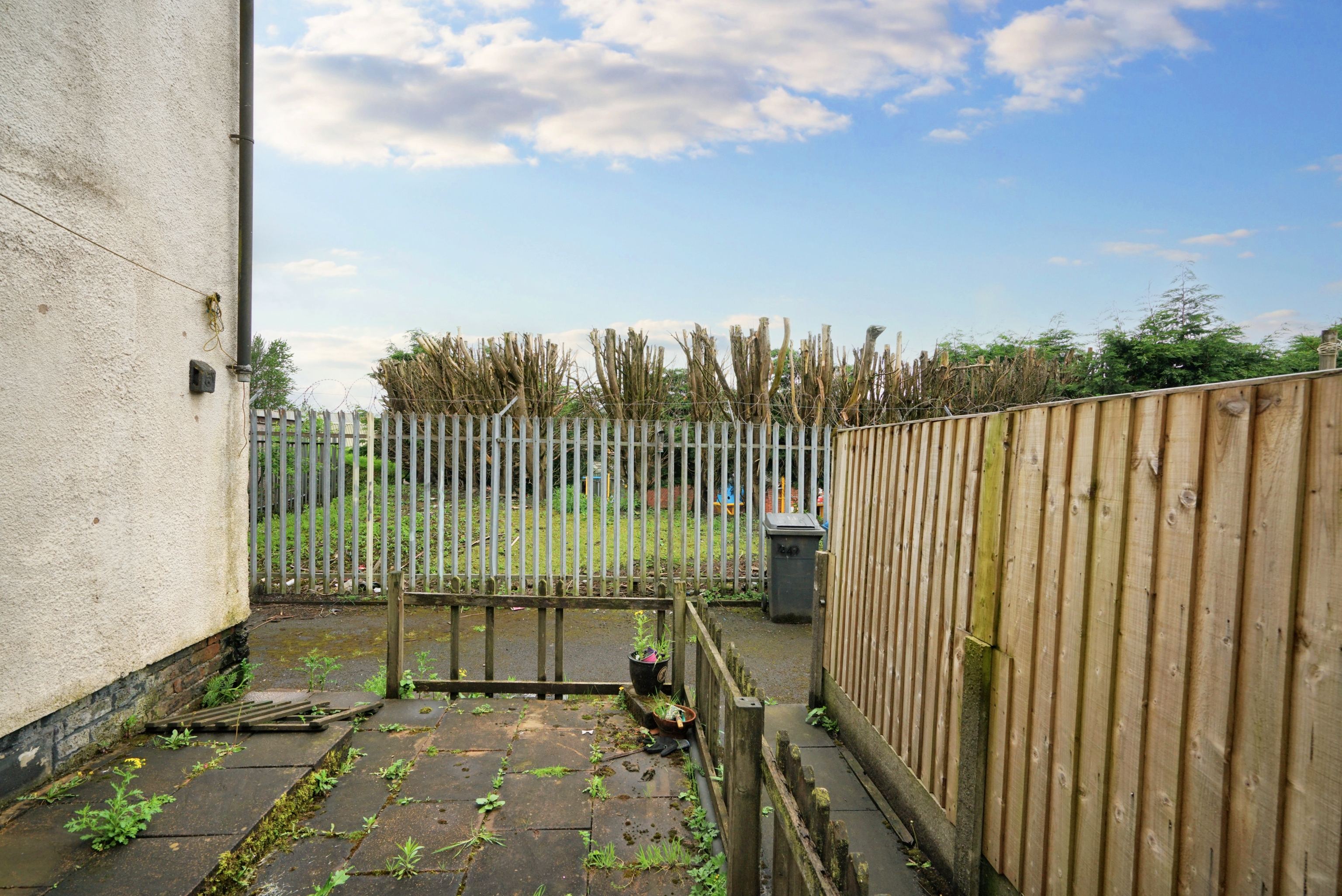 2 Sun View, Heyside, Royton, Oldham, OL2 6HX