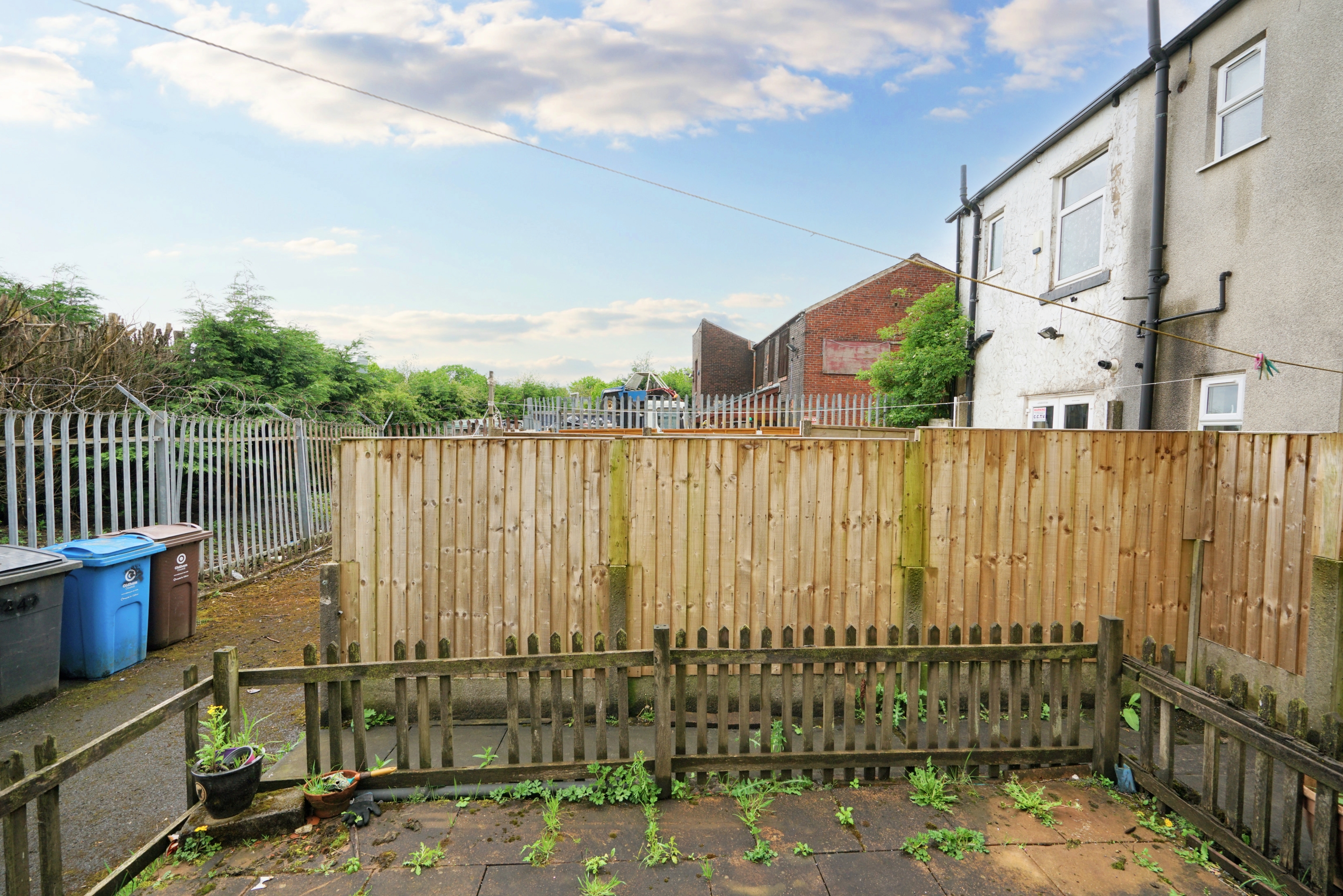 2 Sun View, Heyside, Royton, Oldham, OL2 6HX