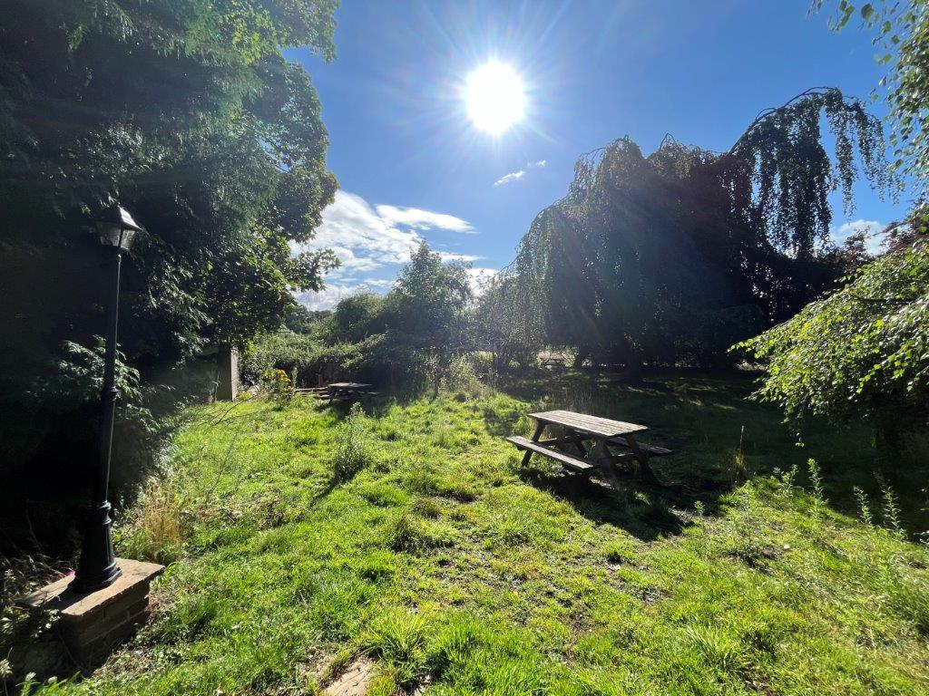 Godstone Hotel, Godstone, Surrey RH9 8DT