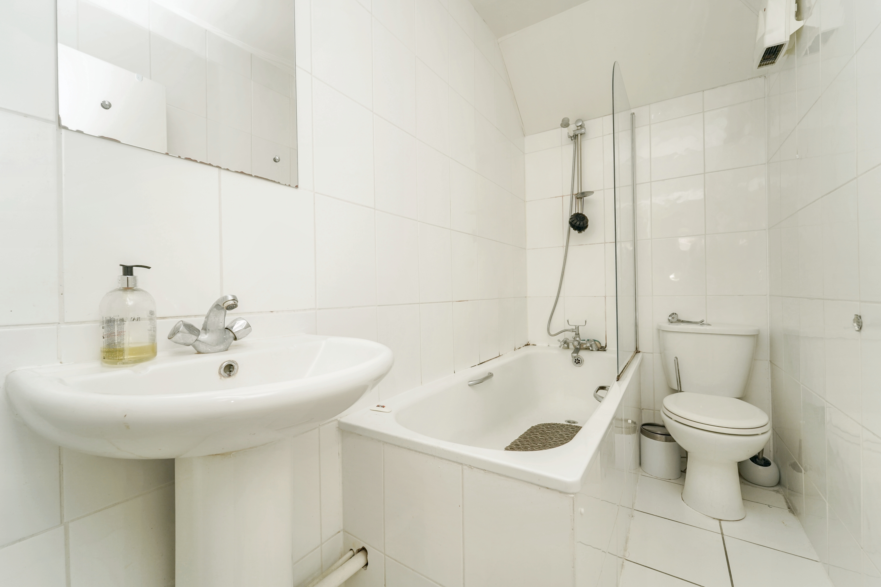 Flat 5, 2 Cranes Park Avenue, Surbiton, Surrey, KT5 8BX