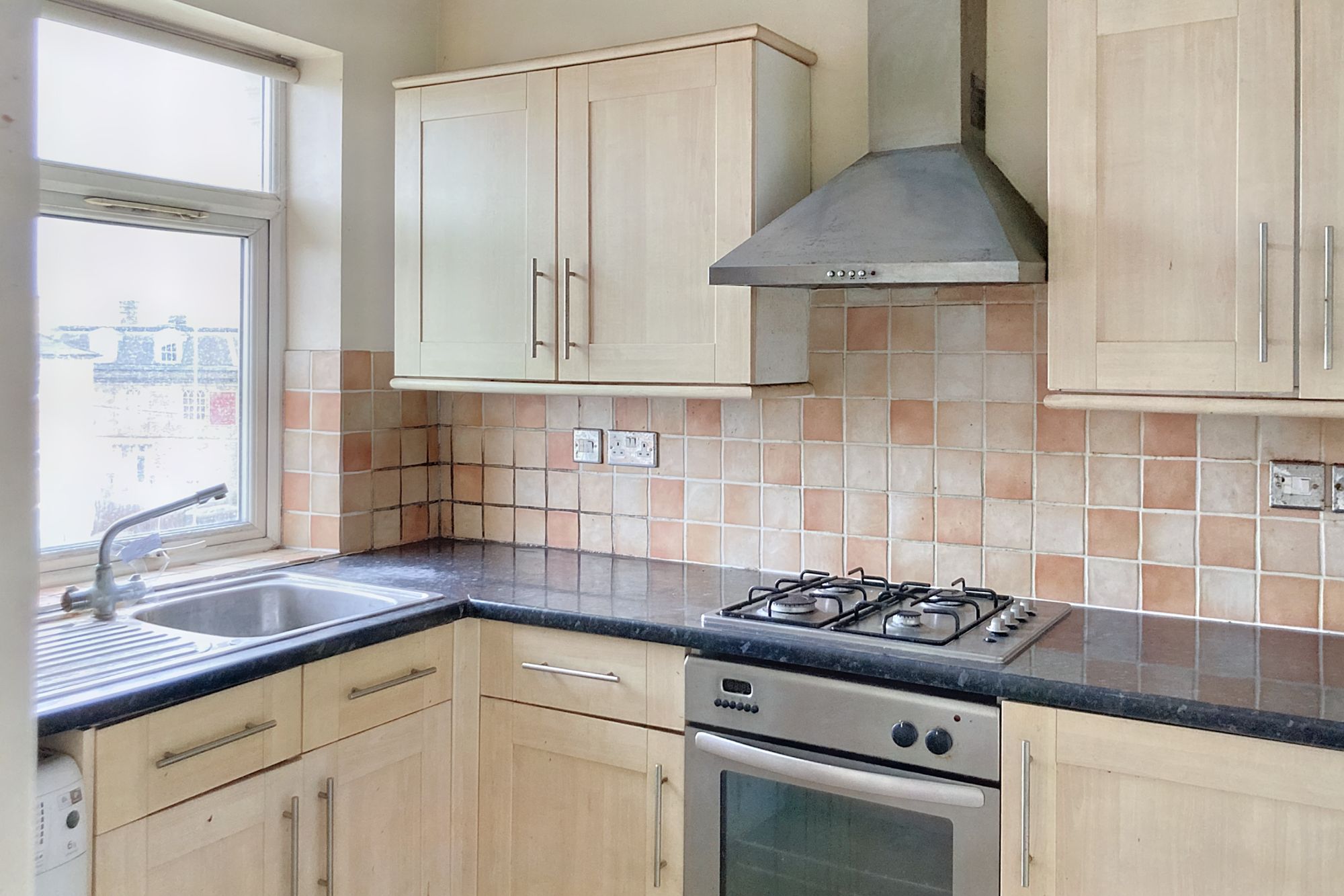 Flat 8 34 Tonbridge Road, Maidstone, Kent, ME16 8SH