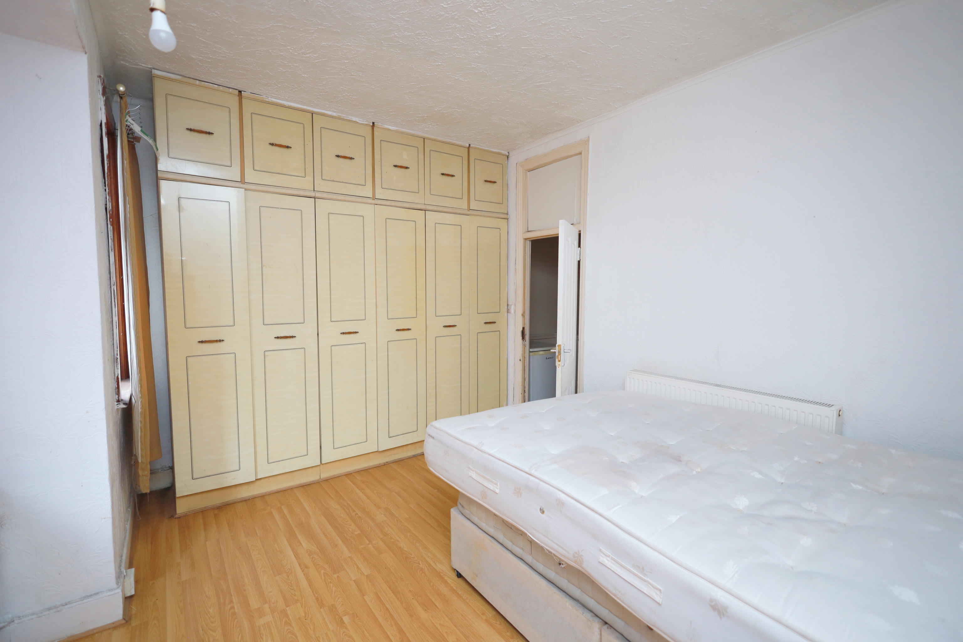 48 Pulleyns Avenue, East Ham, London E6 3LZ