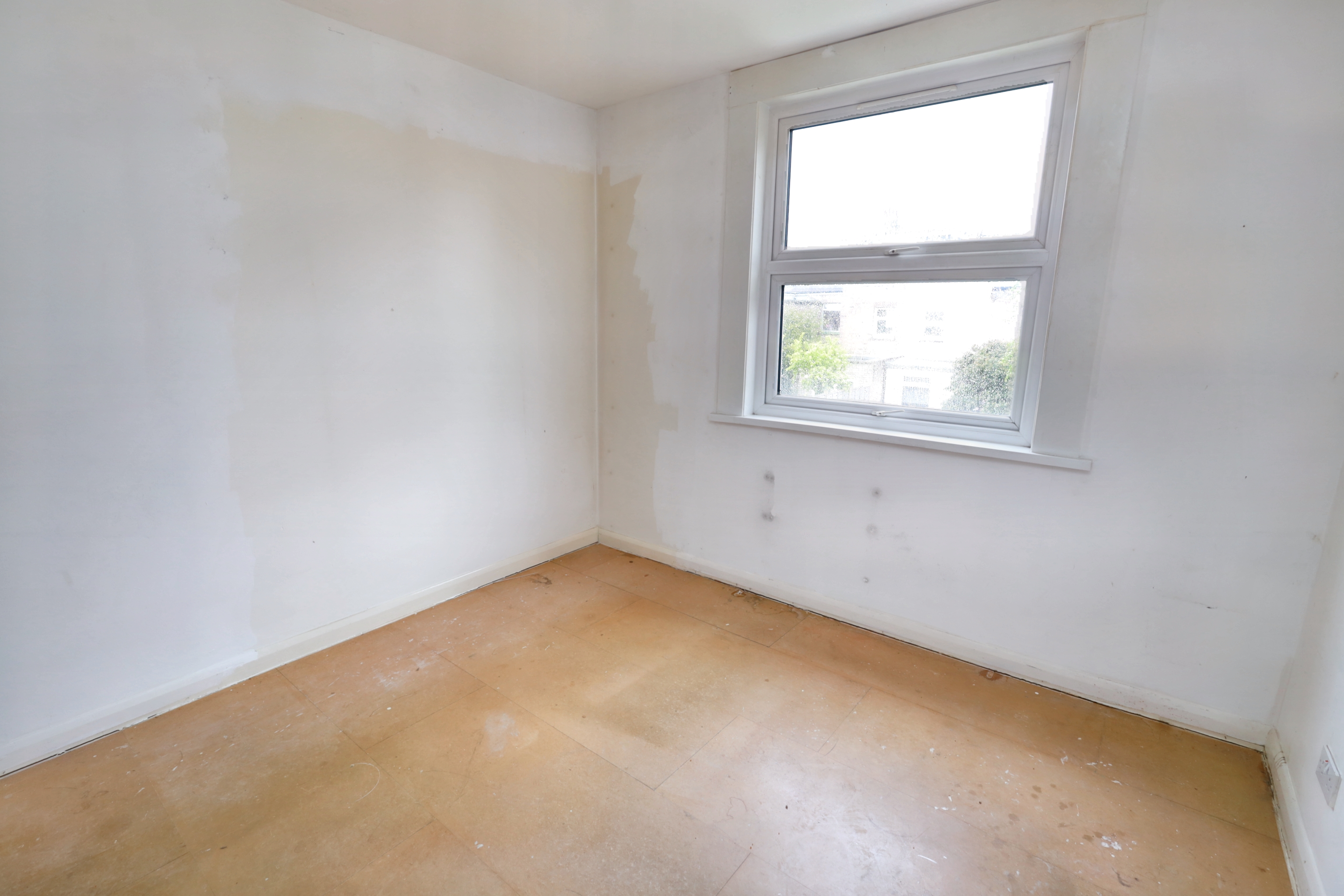Flat B, 43 Cobbold Road, London, NW10 9SU