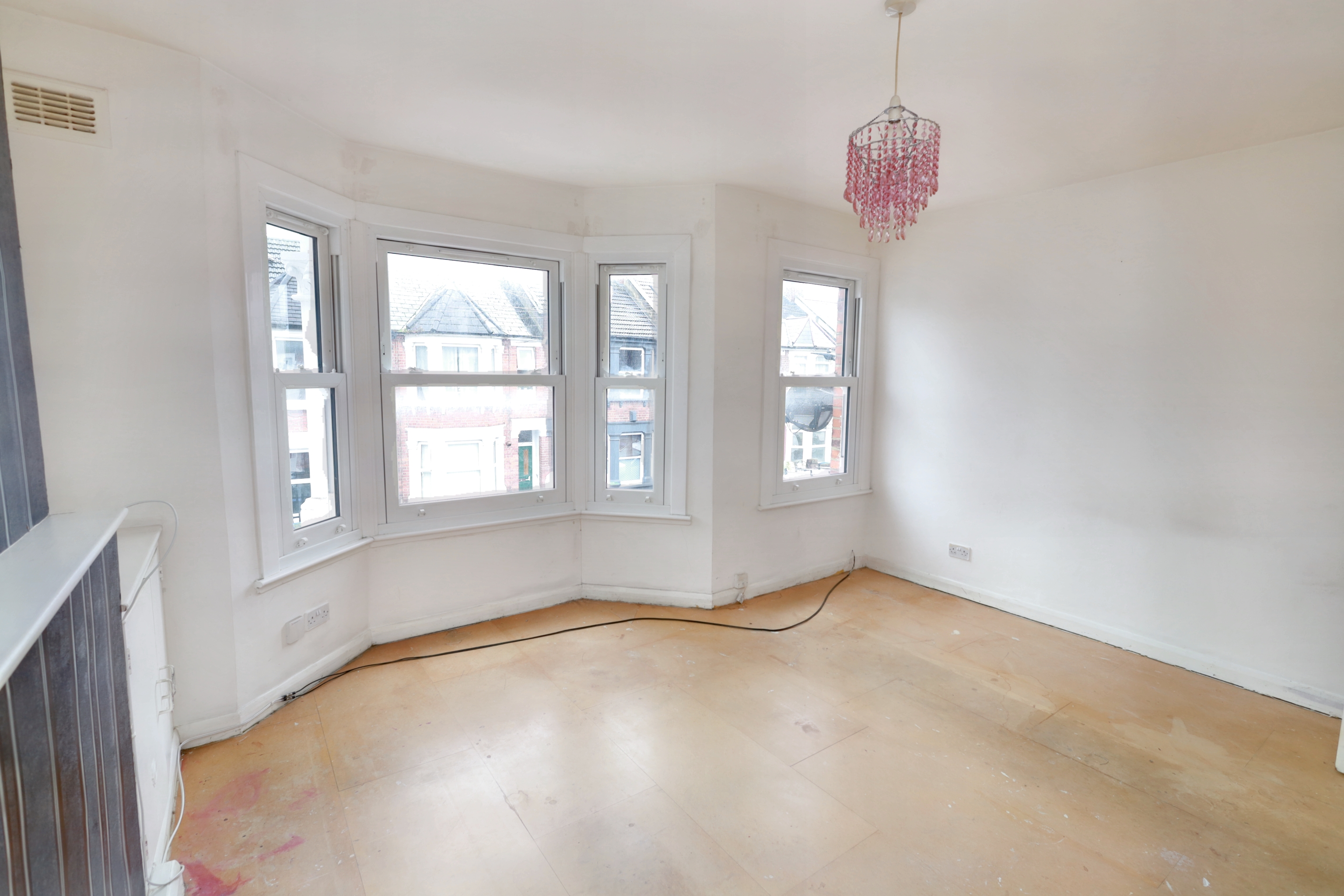 Flat B, 43 Cobbold Road, London, NW10 9SU