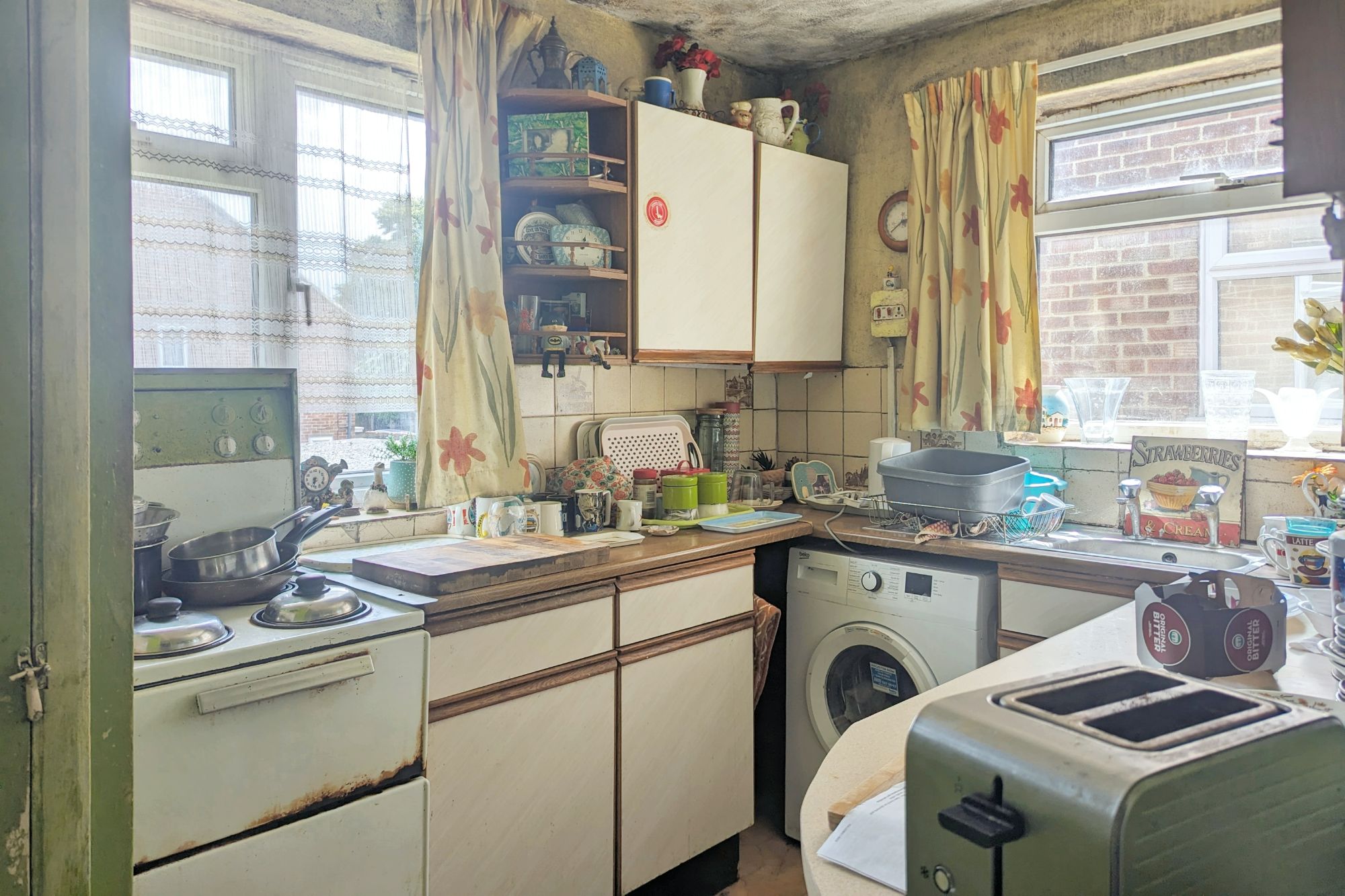 97 Woolwich Road, Bexleyheath, Kent, DA7 4LP