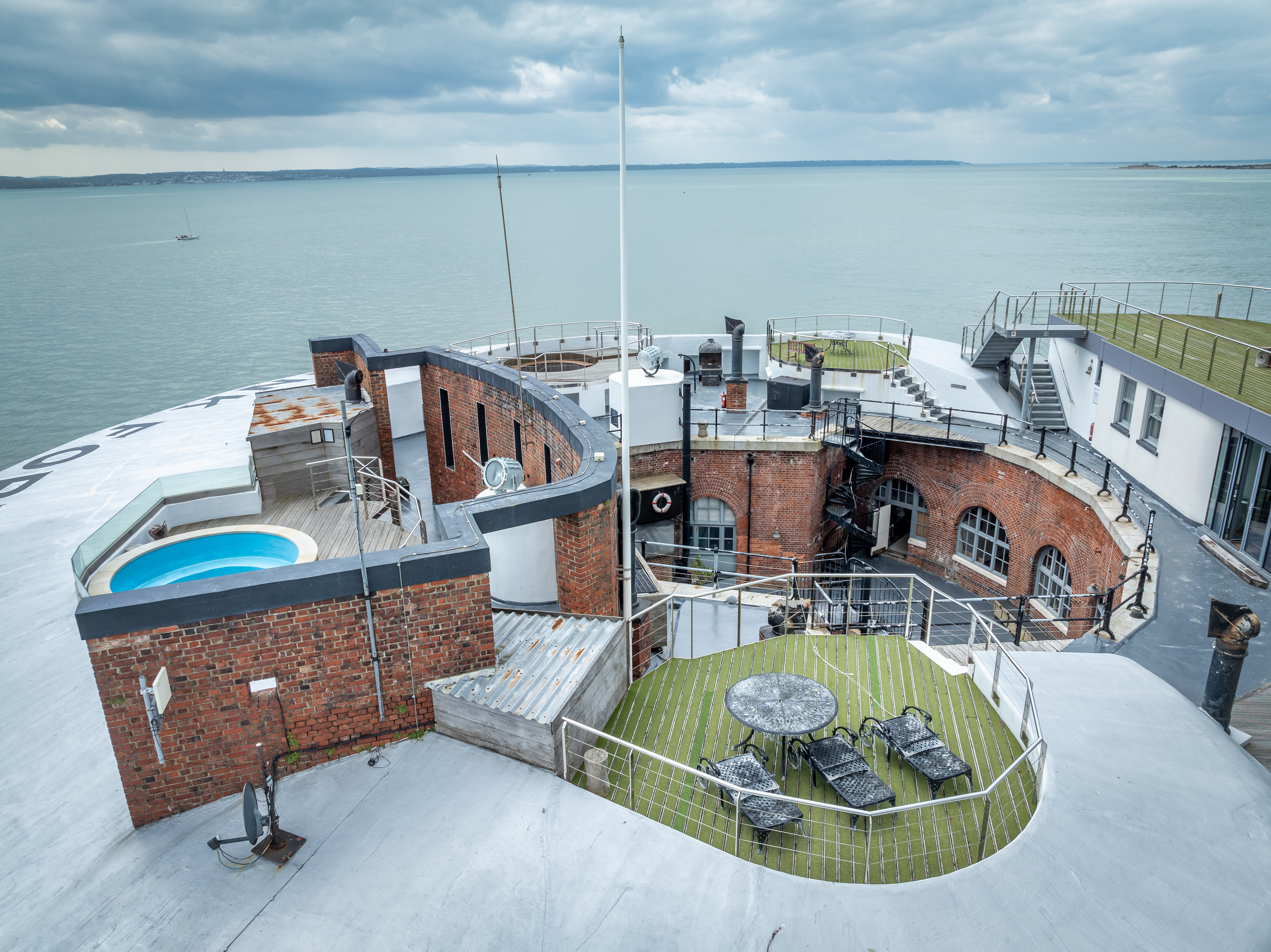 Spitbank Fort, Solent, Hampshire, PO5 3PA