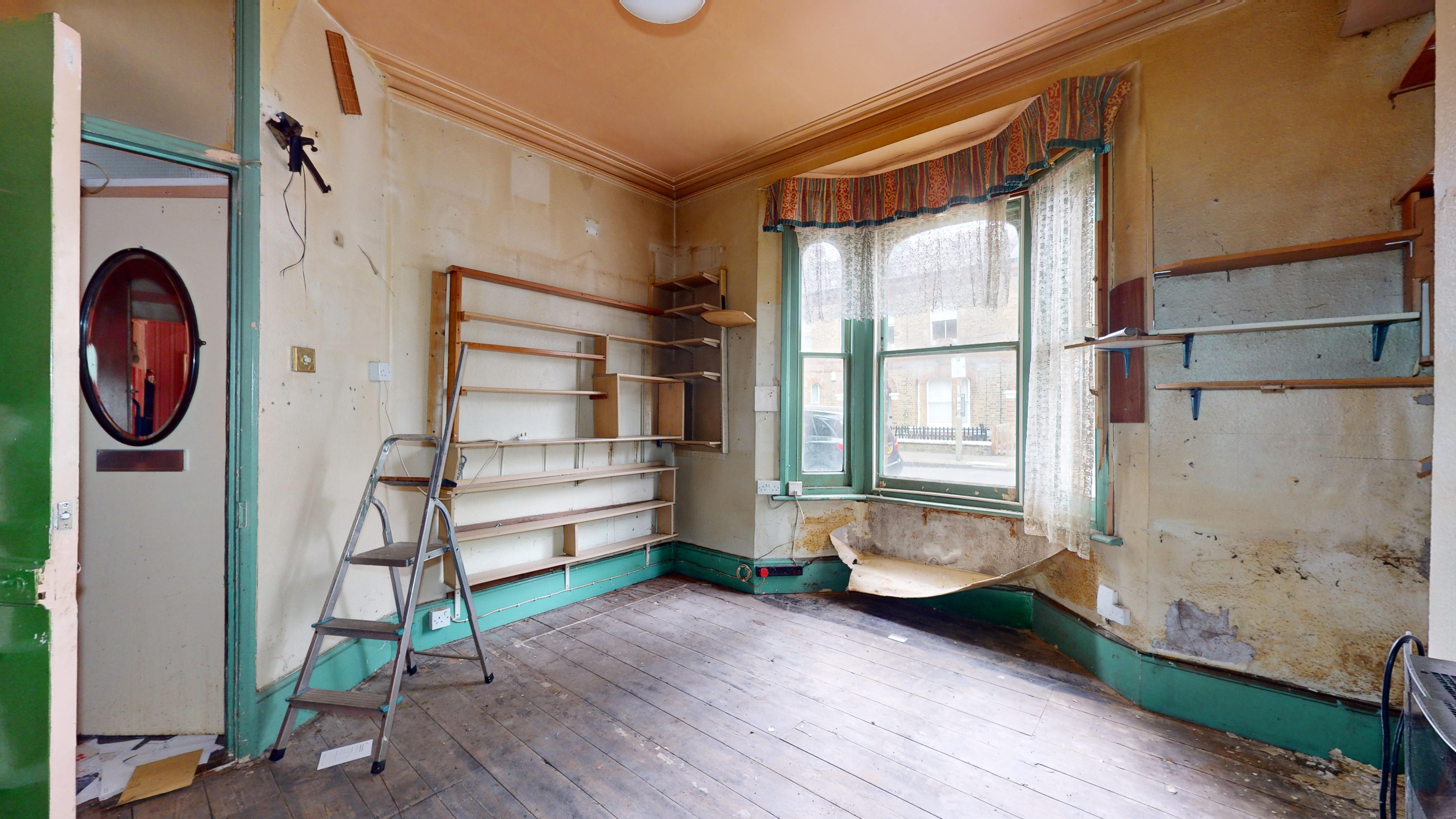 Ground Floor Flat 103 Grayshott Road, Battersea, London, SW11 5UD