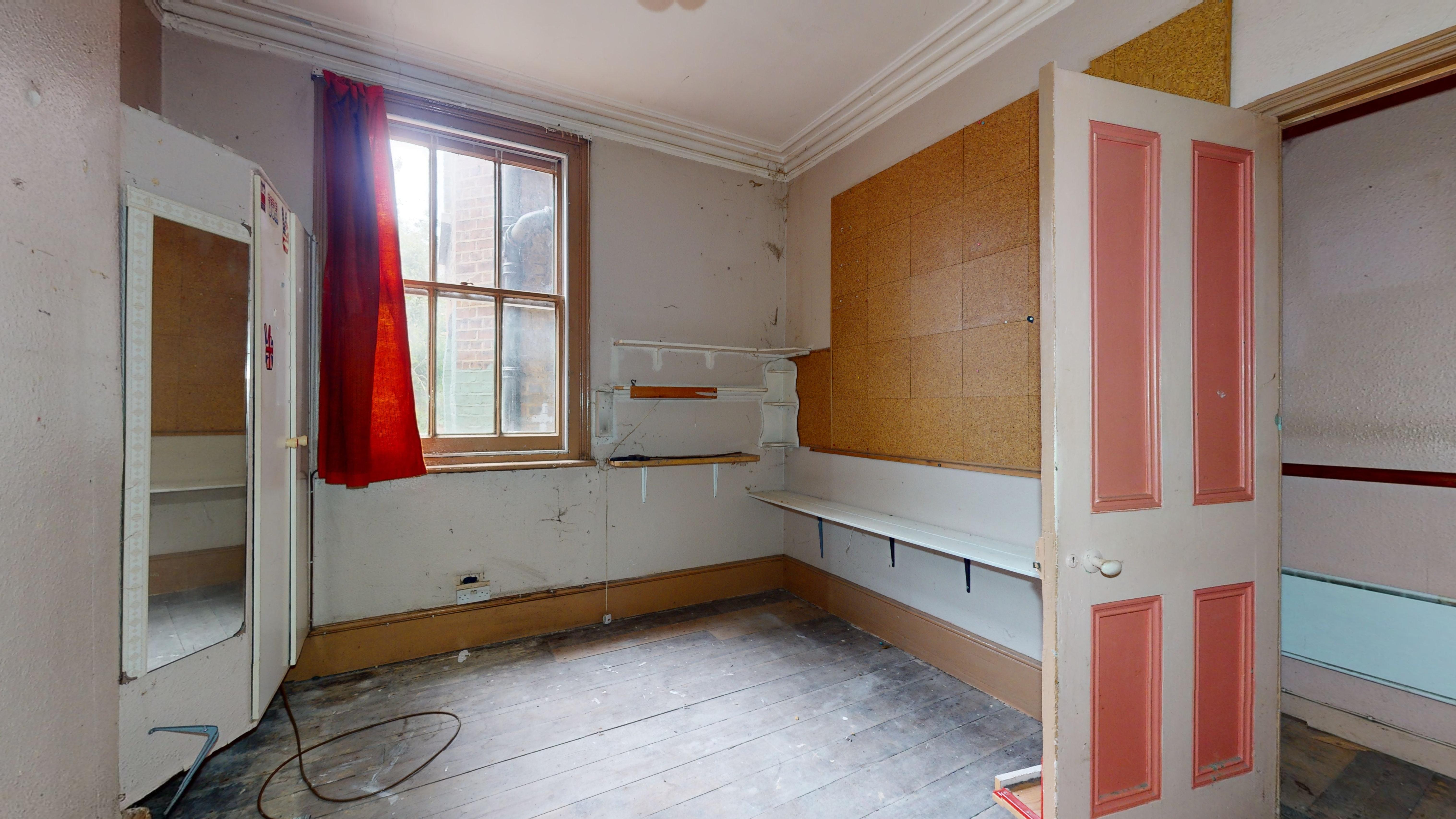 Ground Floor Flat 103 Grayshott Road, Battersea, London, SW11 5UD