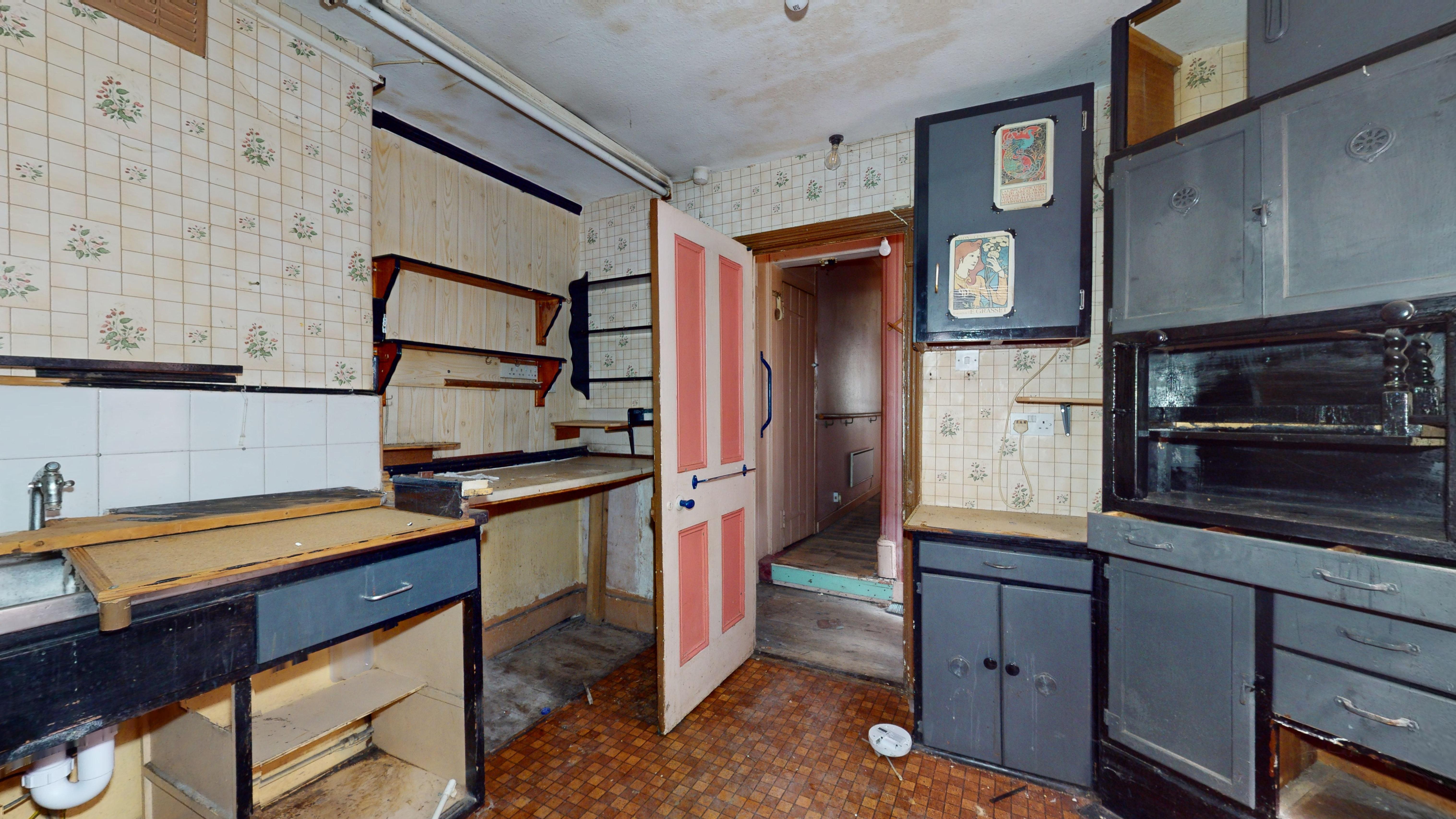Ground Floor Flat 103 Grayshott Road, Battersea, London, SW11 5UD