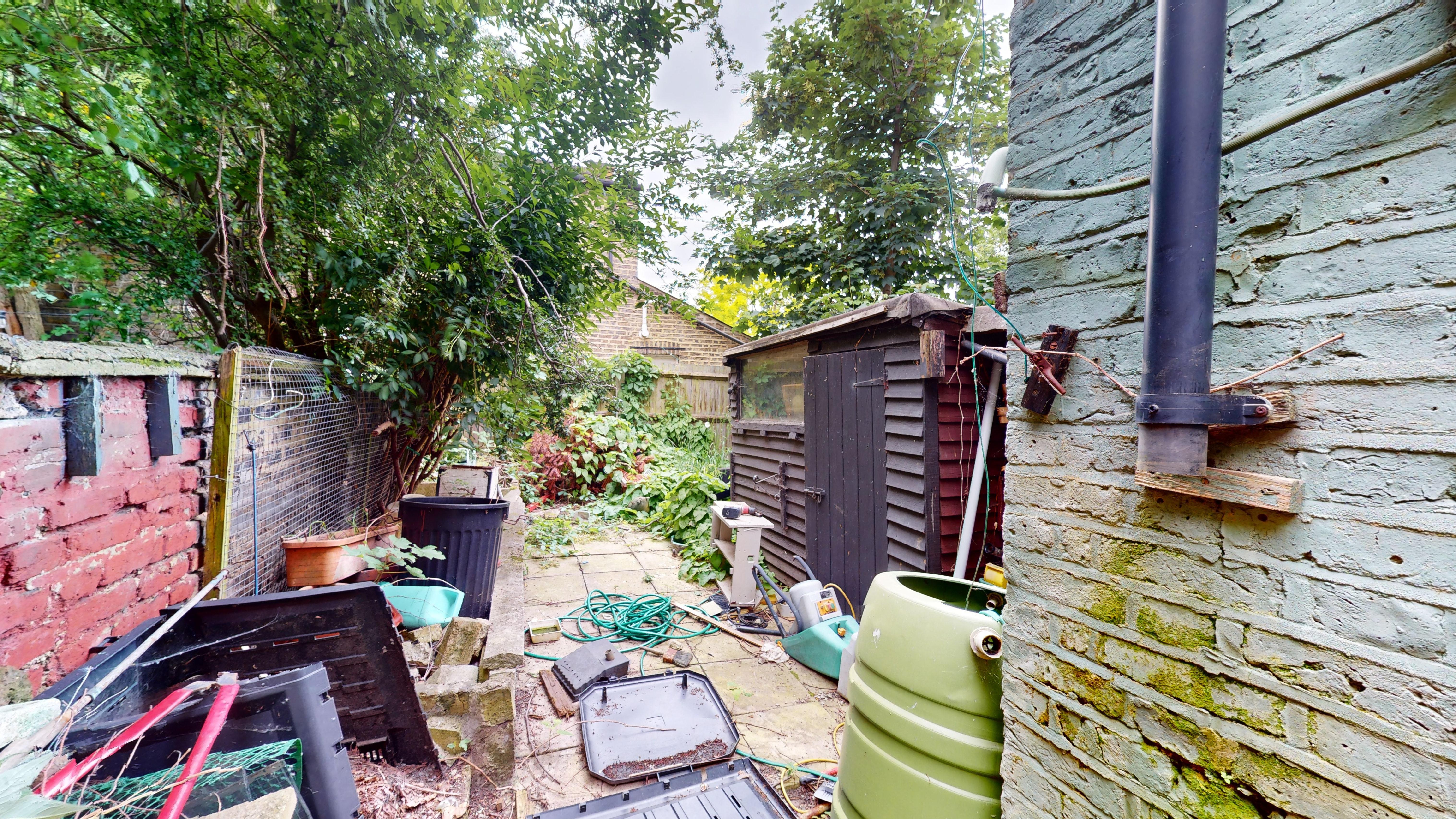 Ground Floor Flat 103 Grayshott Road, Battersea, London, SW11 5UD