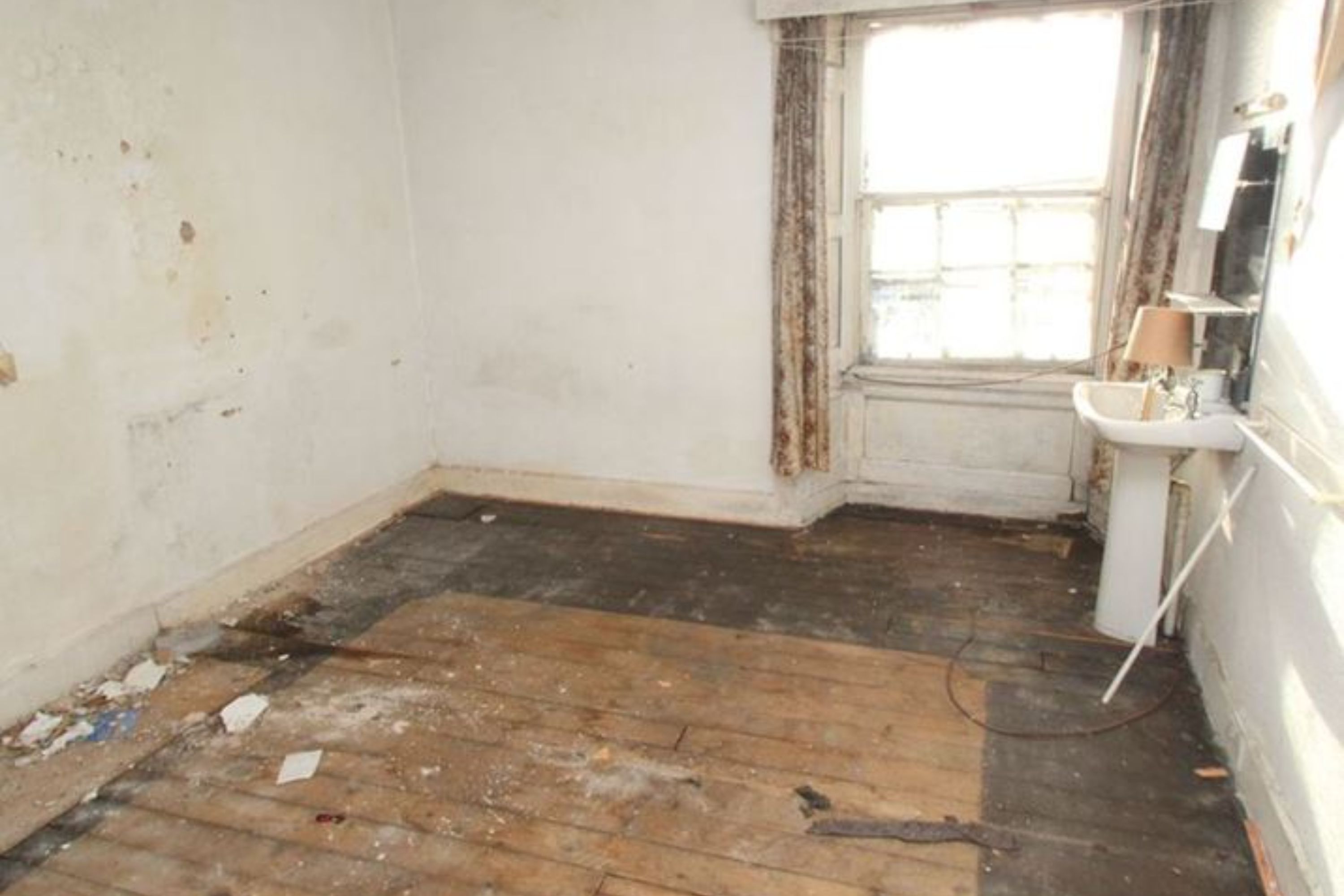 193 King Street, Former Hotel, Castle Douglas, DG7 1DZ