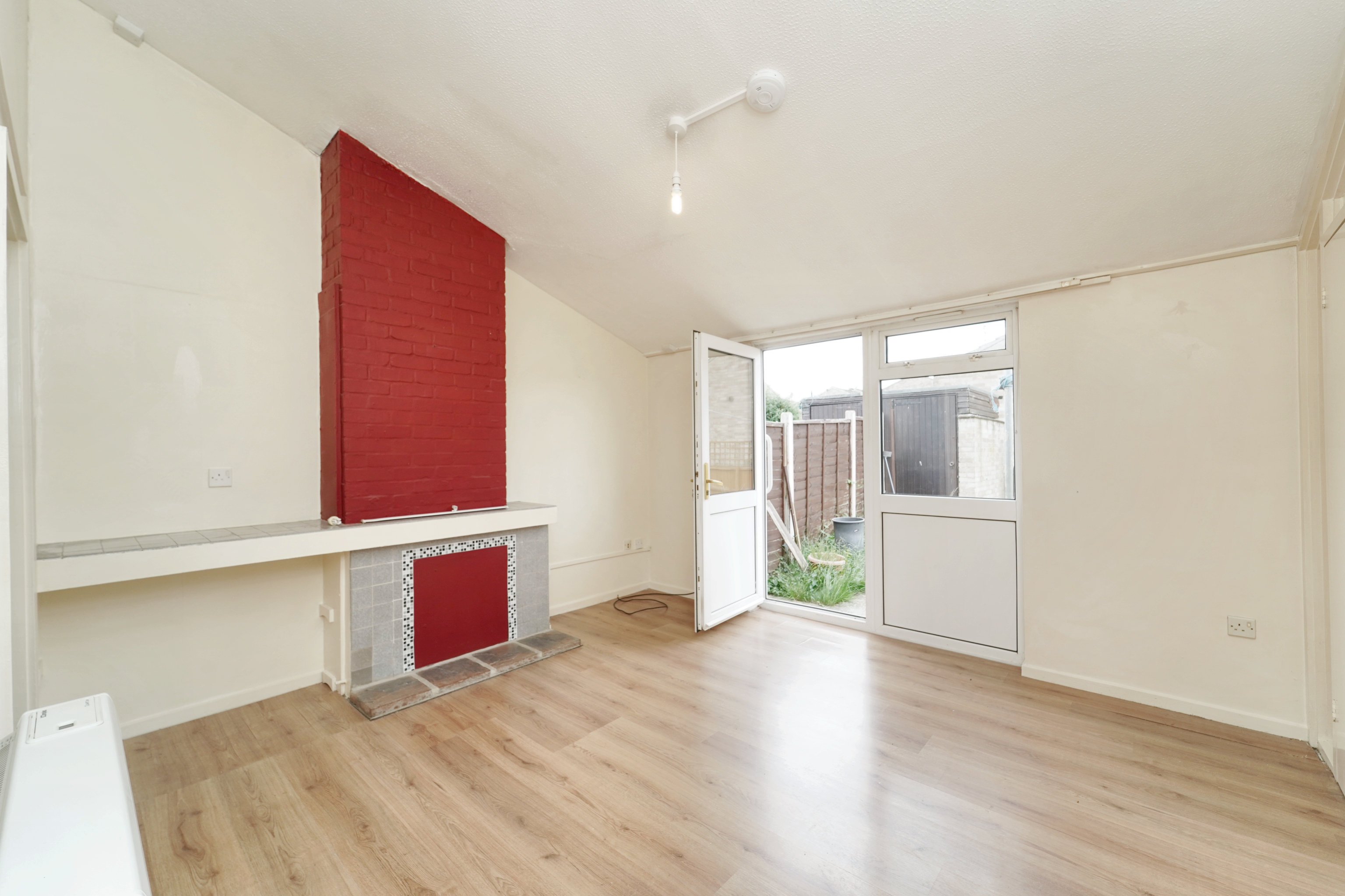 1 Colemans Close, Calne, Wiltshire, SN11 8NJ