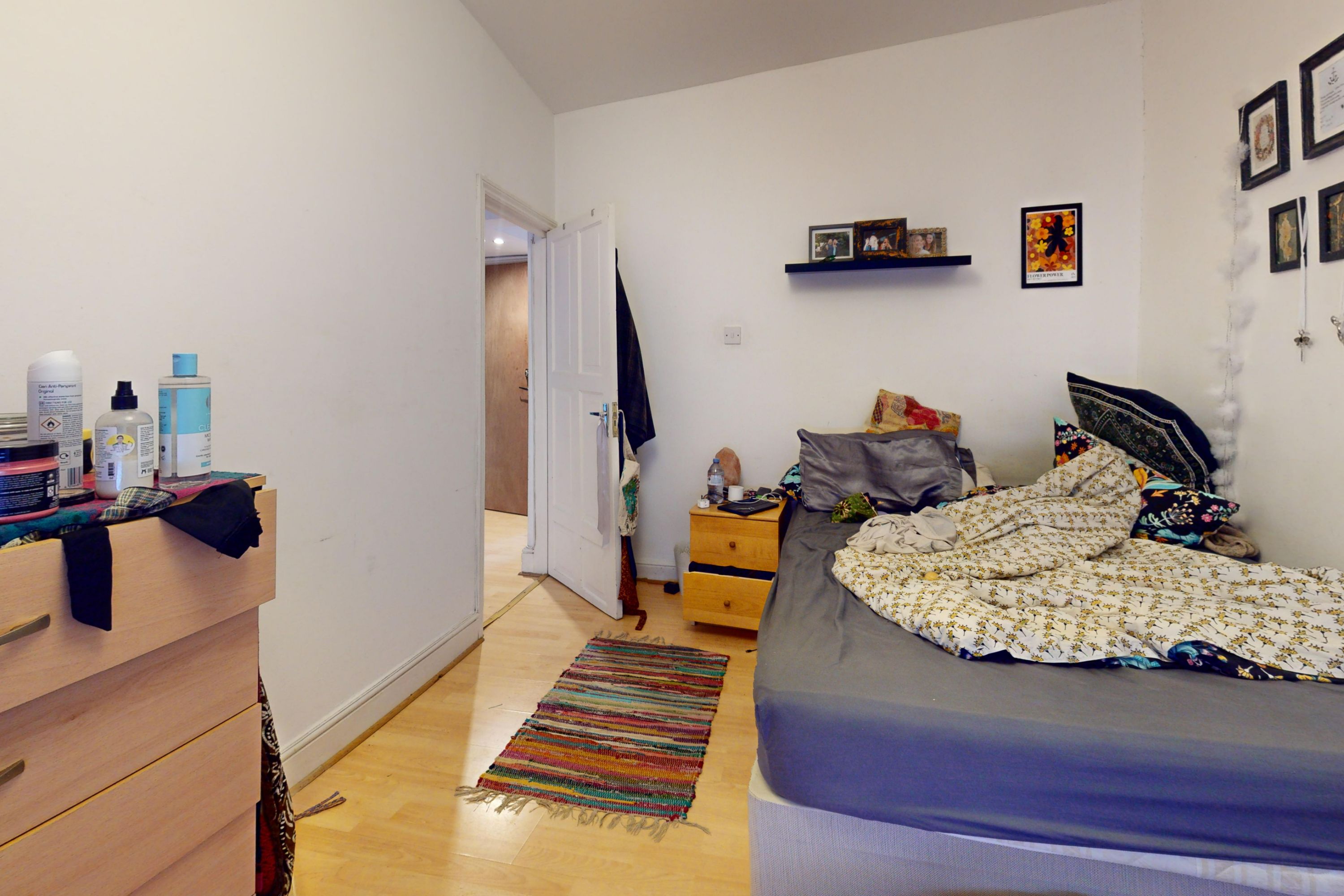 Flat B, 6 Blackstock Road, Finsbury Park, London N4 2DL