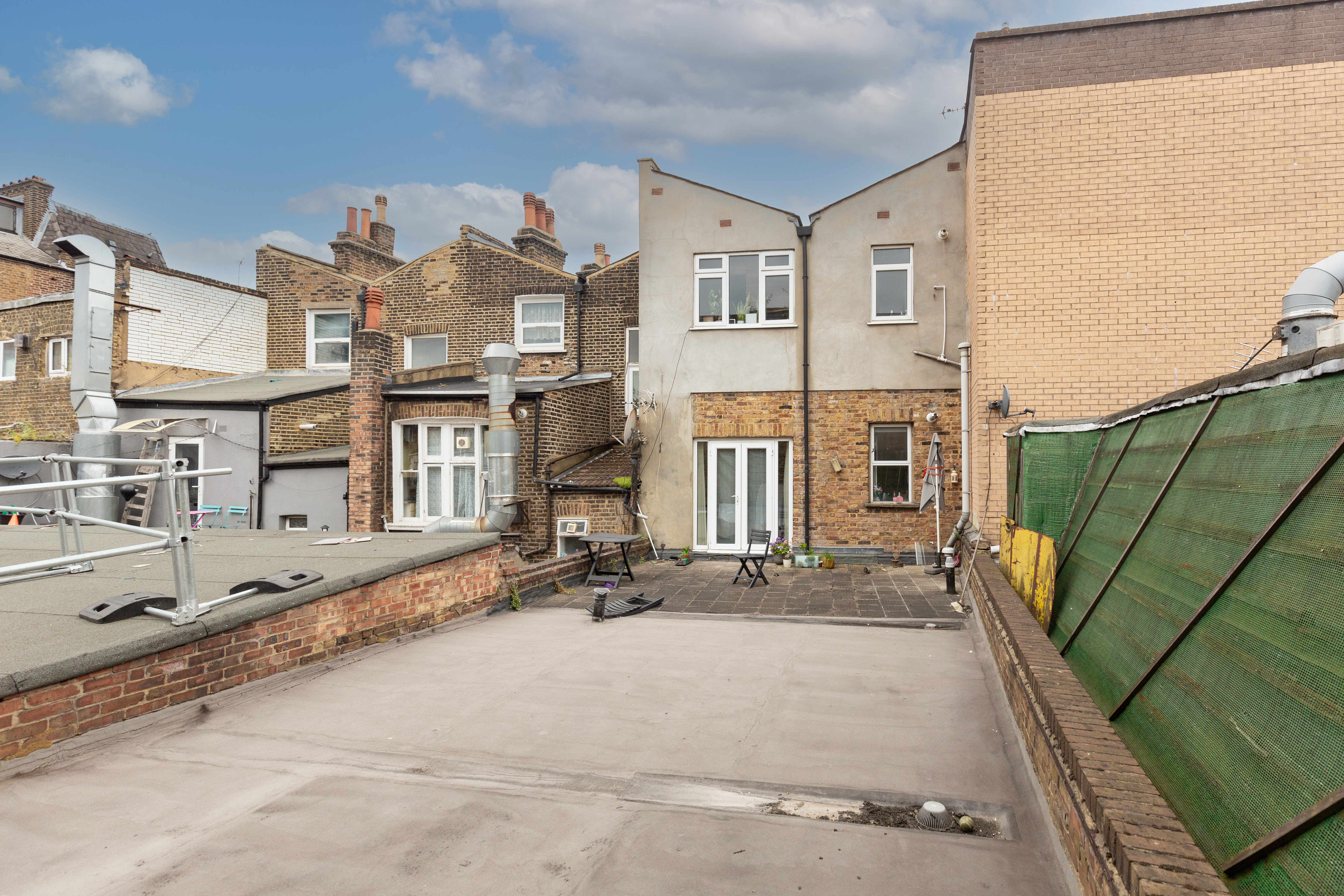Flat A, 6 Blackstock Road, Finsbury Park, London N4 2DL