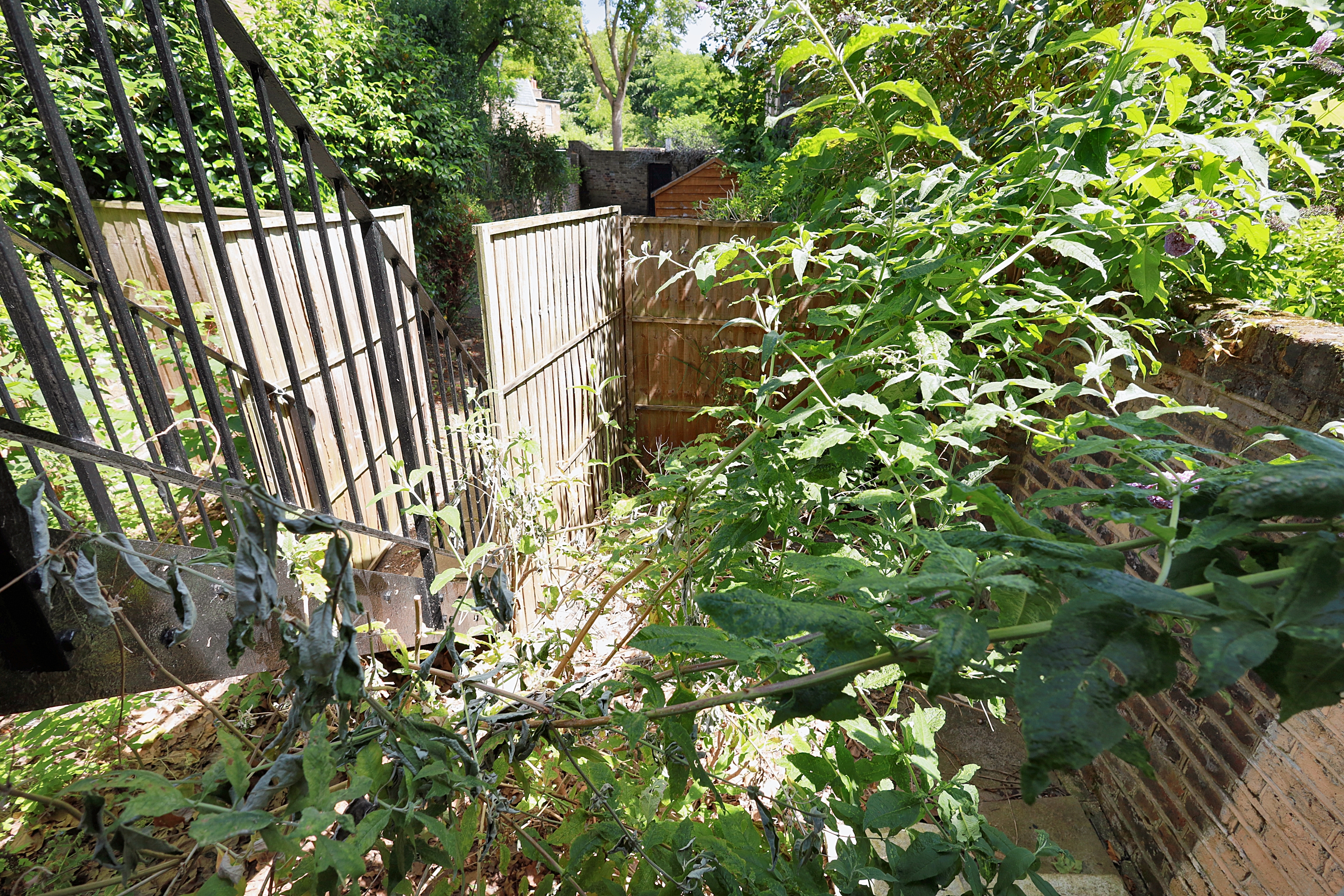 Flat A, 62 Canonbury Road, Islington, London, N1 2DQ
