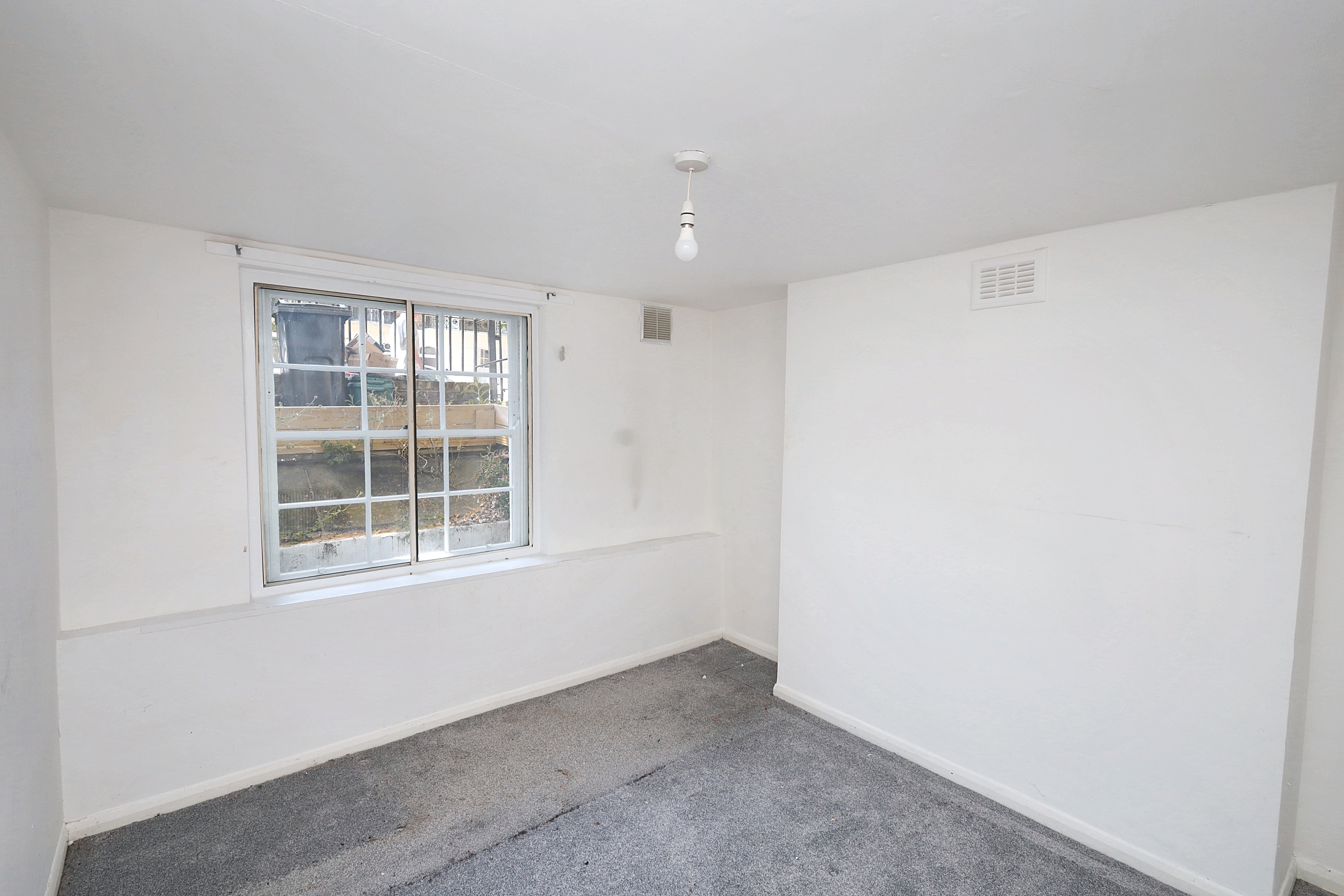 Flat A, 62 Canonbury Road, Islington, London, N1 2DQ