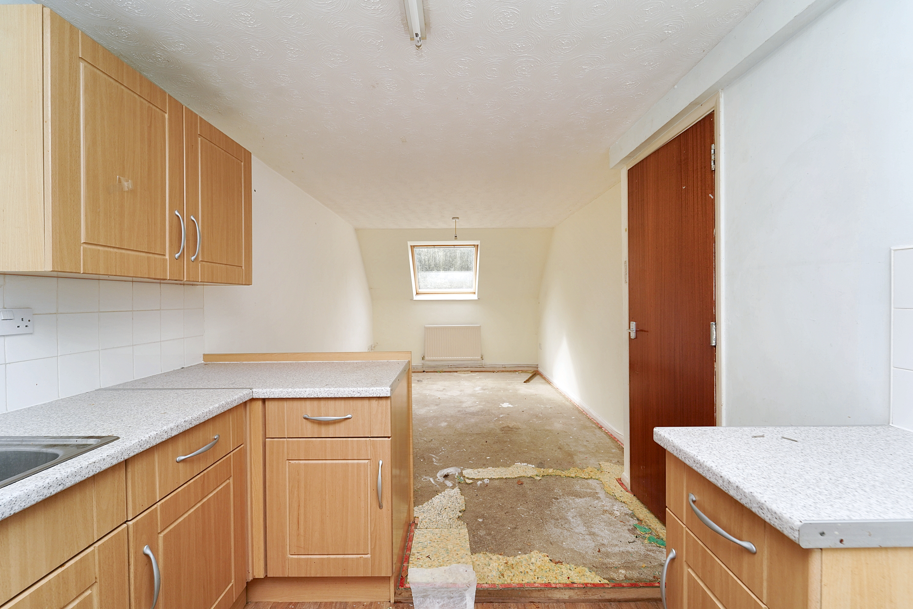 Flat 39 Atholl Court and Garage No 26, Kingsway Gardens, Andover, SP10 4BB