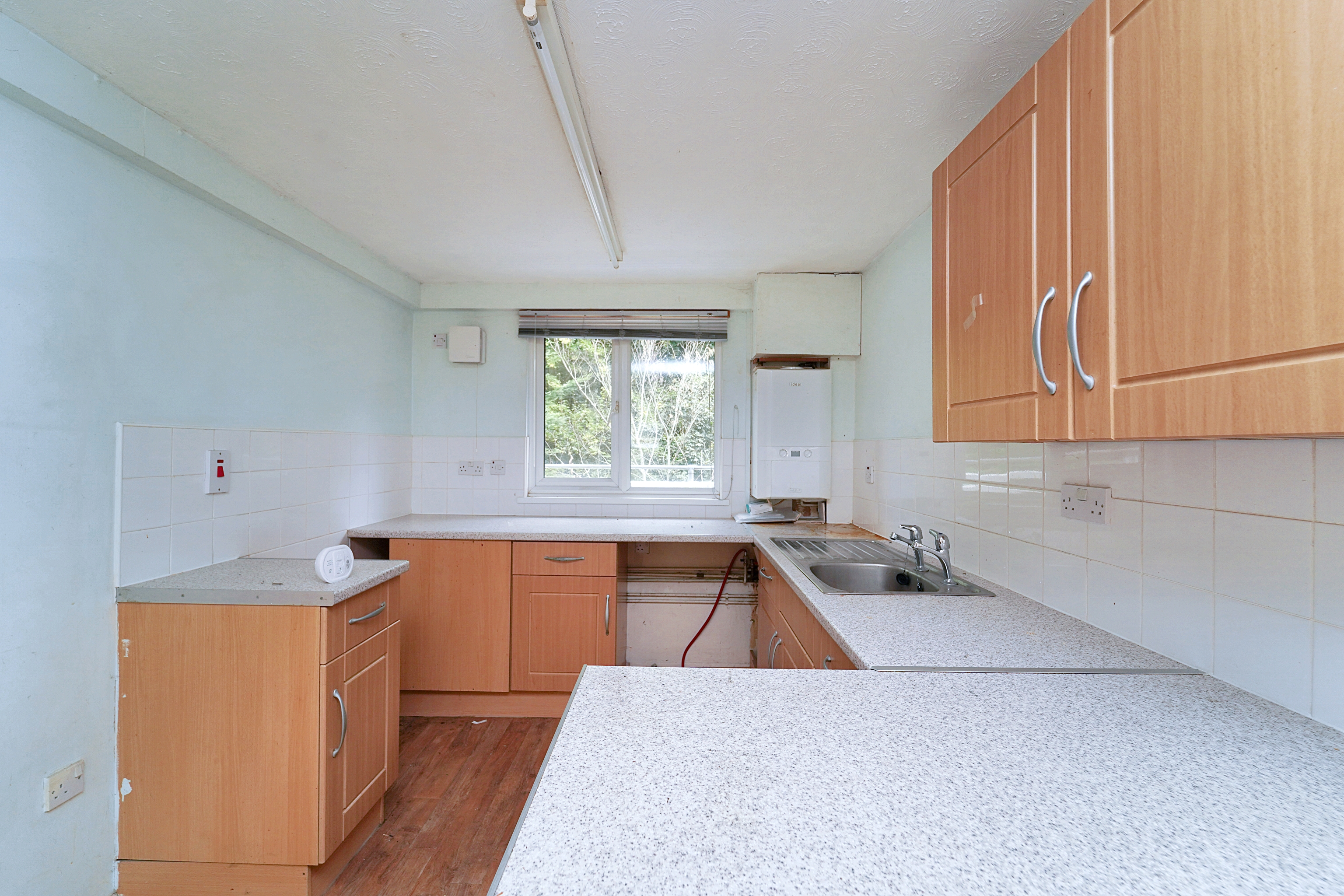 Flat 39 Atholl Court and Garage No 26, Kingsway Gardens, Andover, SP10 4BB