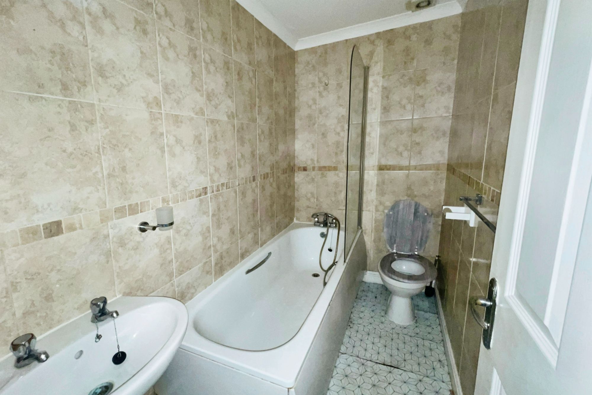 Ocean House, 29 Latimer Road, Eastbourne, East Sussex BN22 7BZ