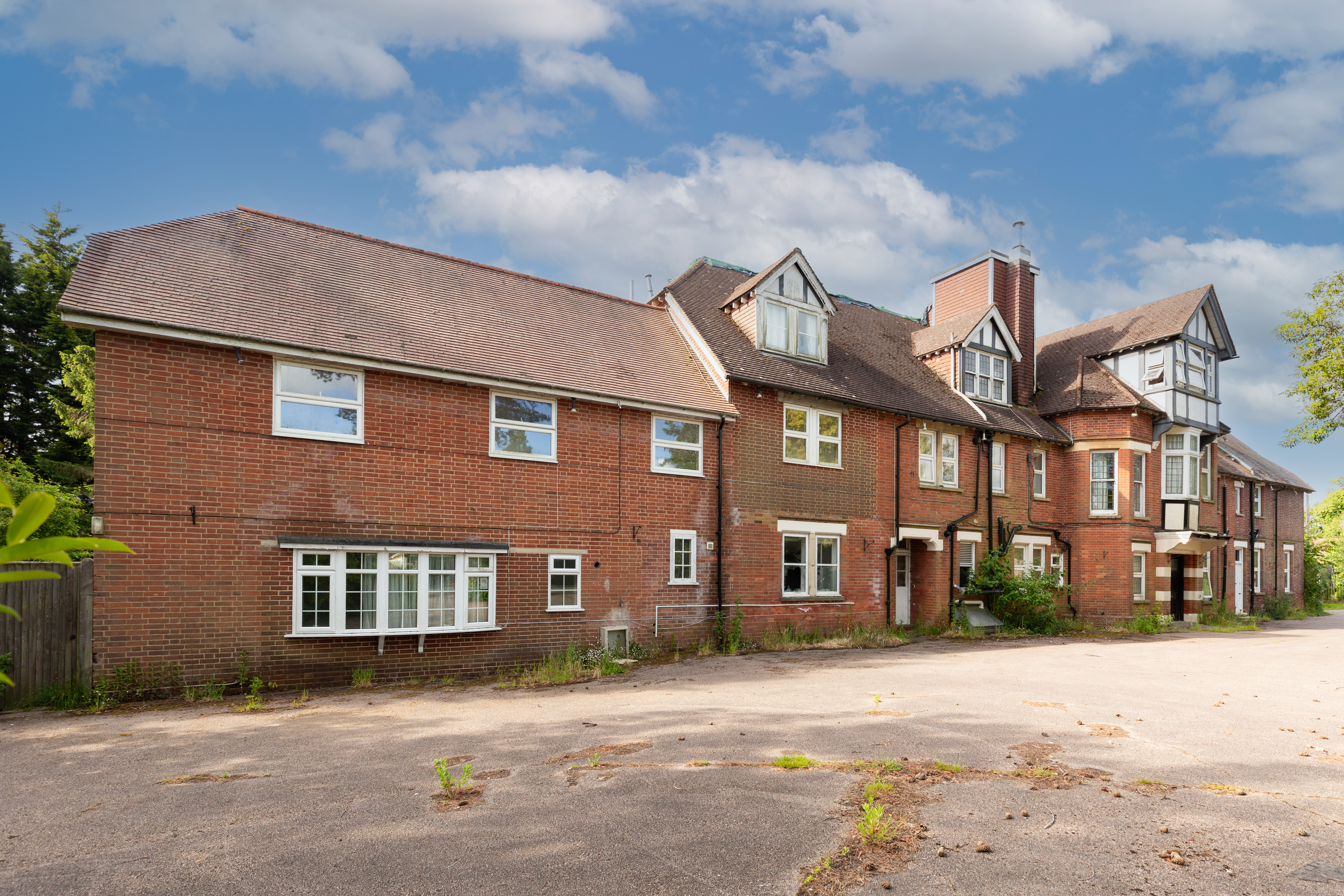 Weald Hall, Mayfield Lane, Wadhurst, East Sussex, TN5 6HX