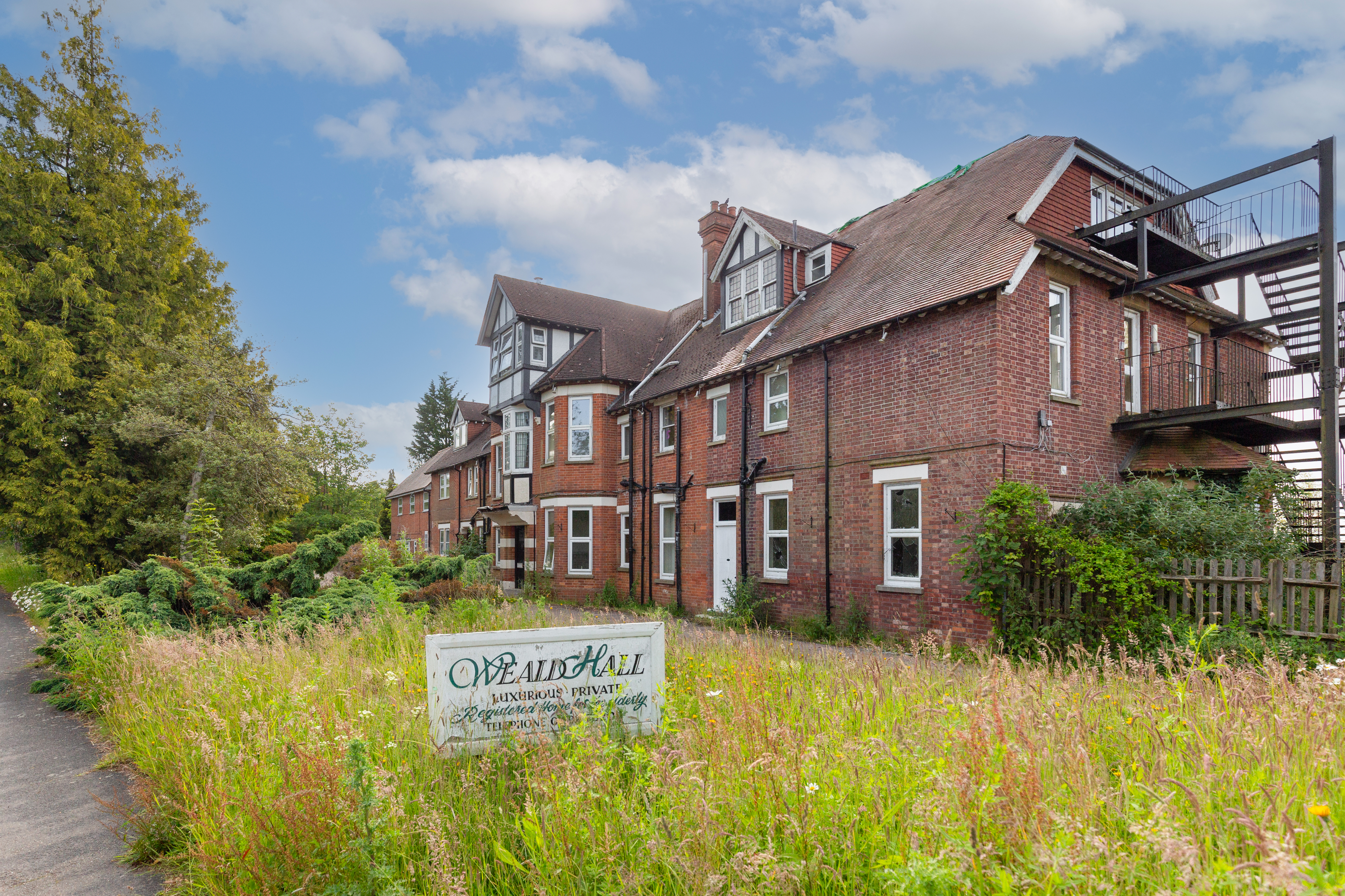 Weald Hall, Mayfield Lane, Wadhurst, East Sussex, TN5 6HX