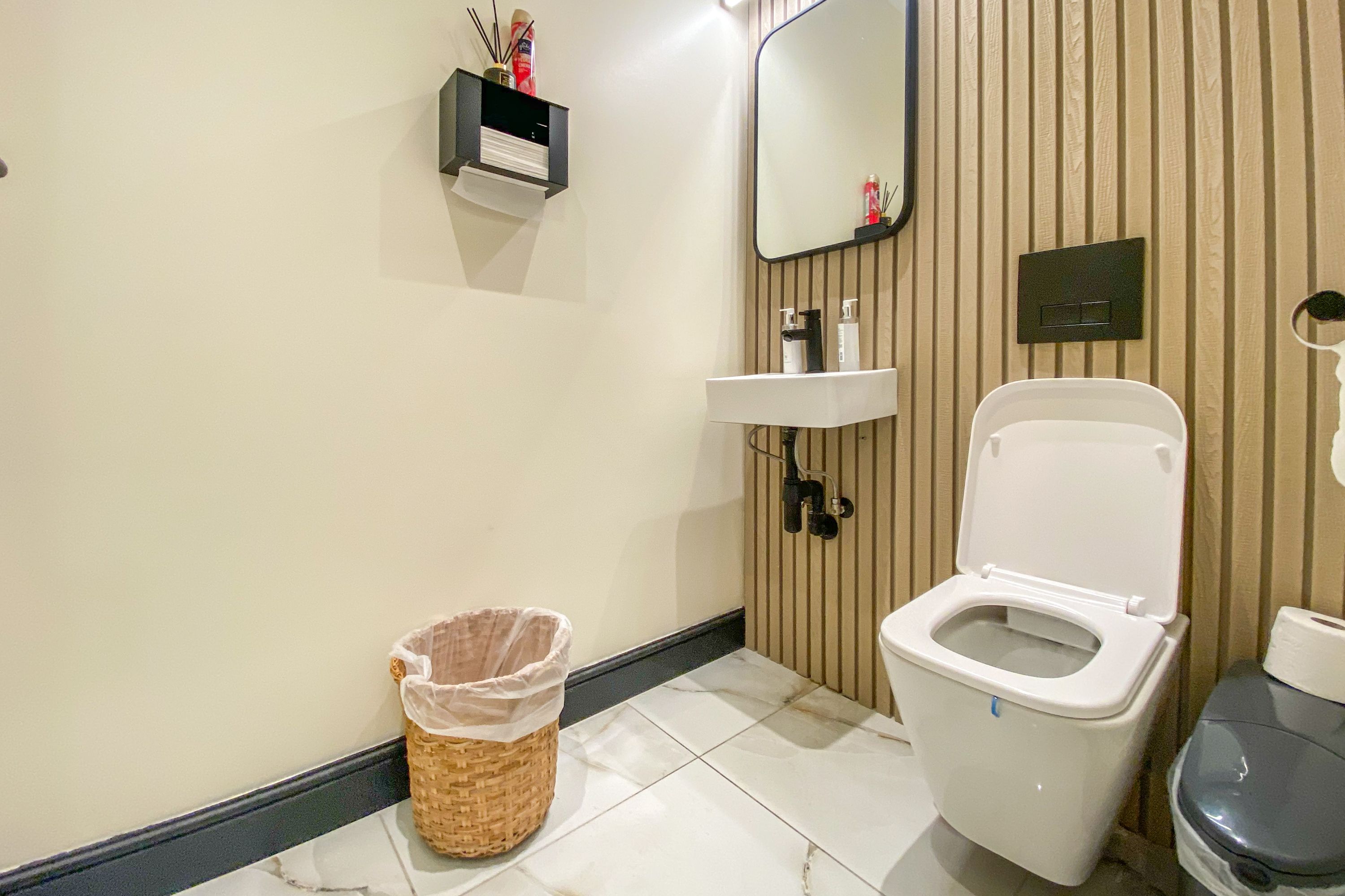 178 Lavender Hill, Battersea, London SW11 5TQ