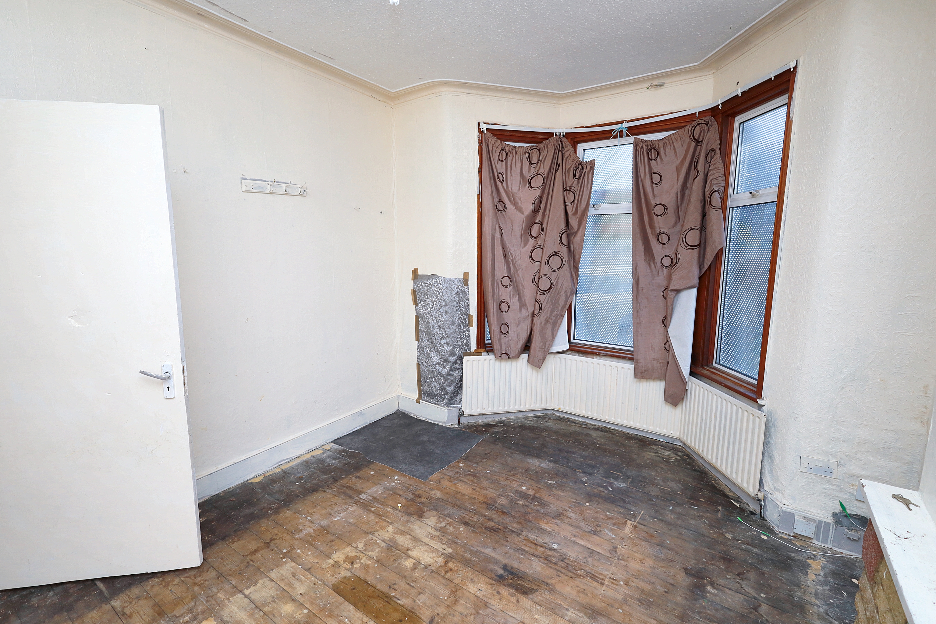 48 Lowbrook Road, Ilford, Essex, IG1 2HB