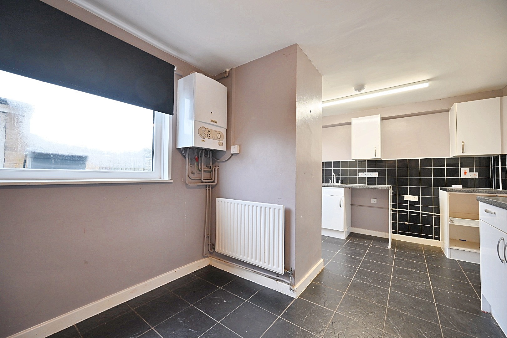 2 Ramsey Close, Horley, Surrey  RH6 8RE