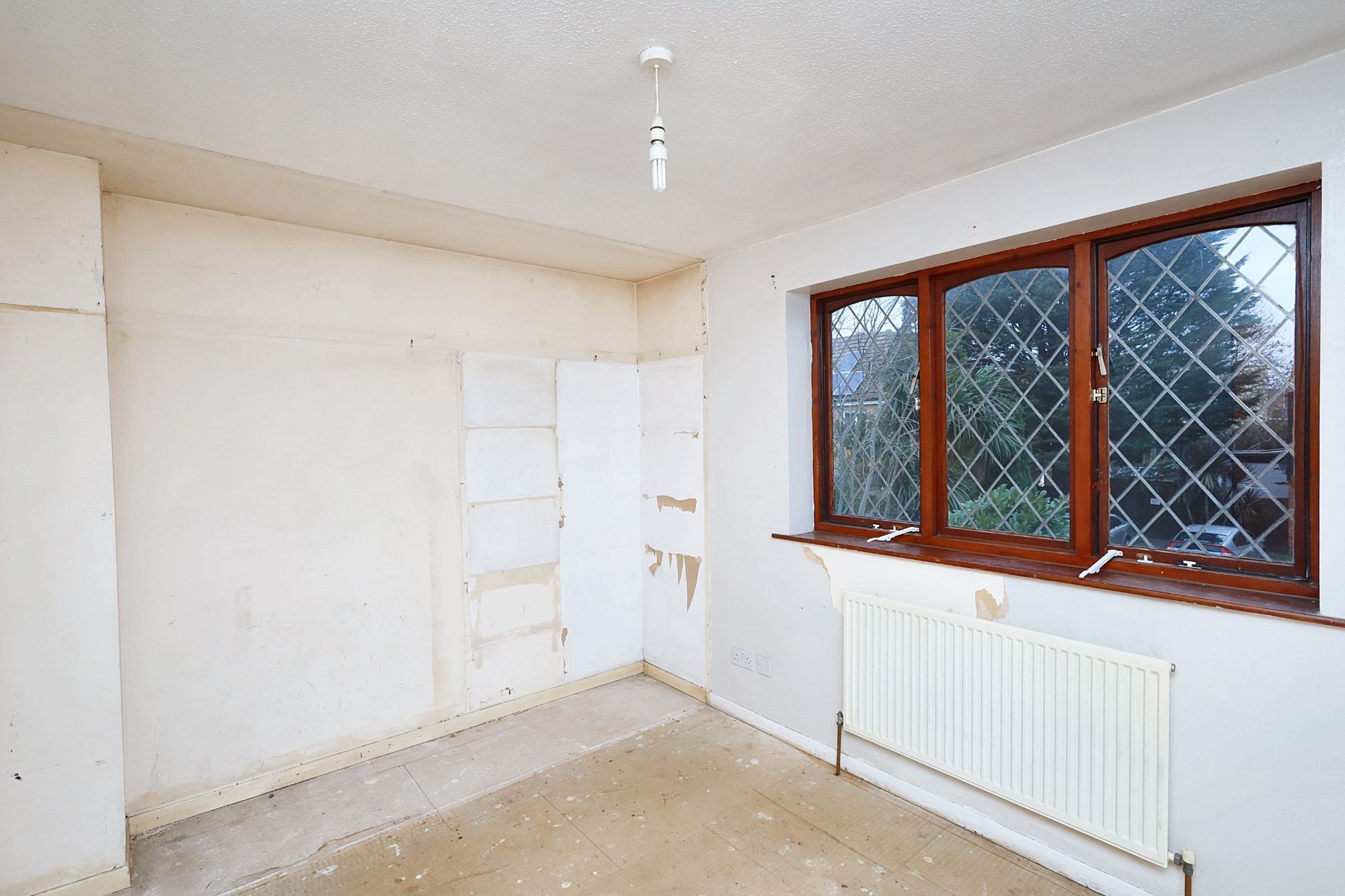 111 Grove Road, Romford, Essex, RM6 4PE