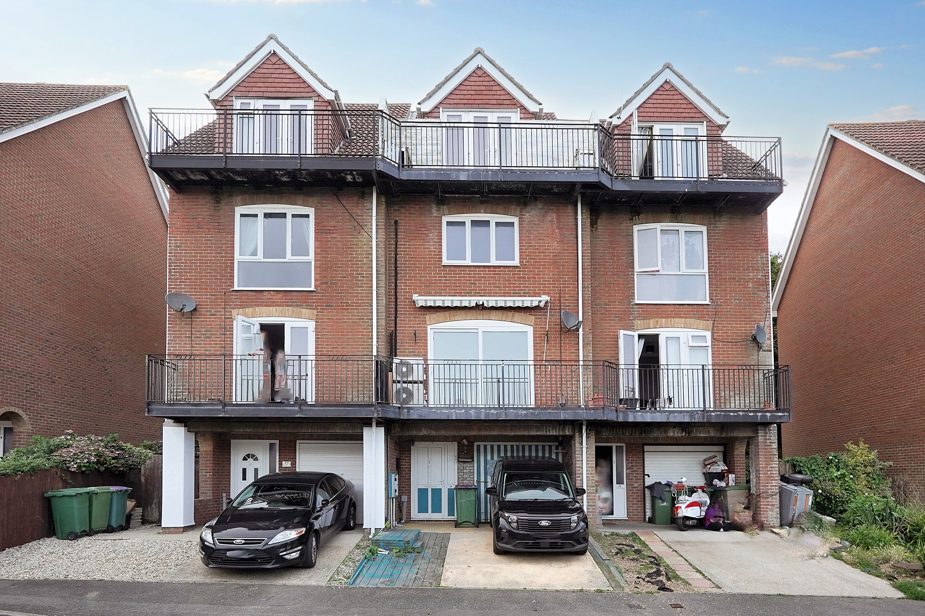18 Battery Point, Sandgate, Hythe, Kent, CT21 5RR