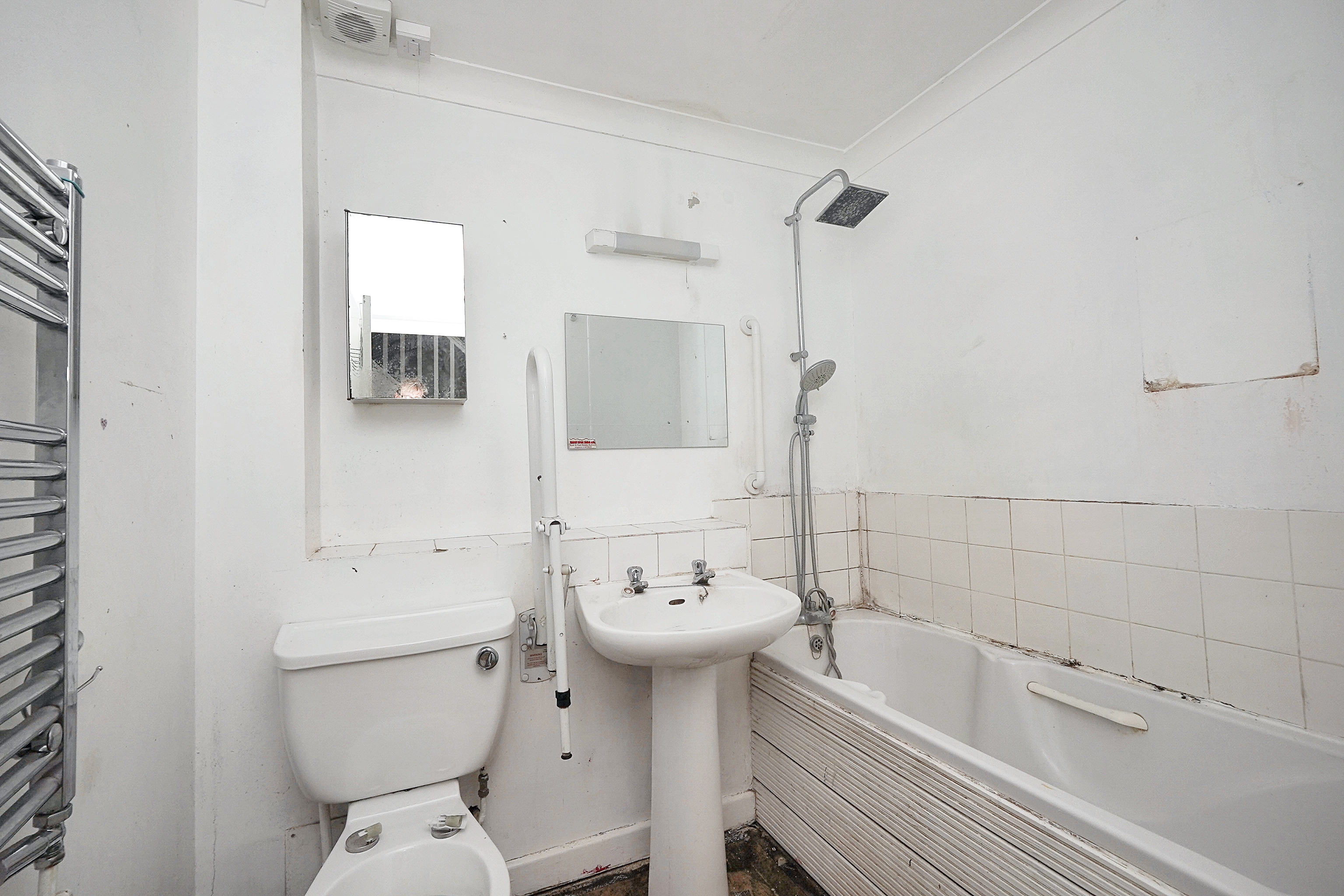 18 Battery Point, Sandgate, Hythe, Kent, CT21 5RR