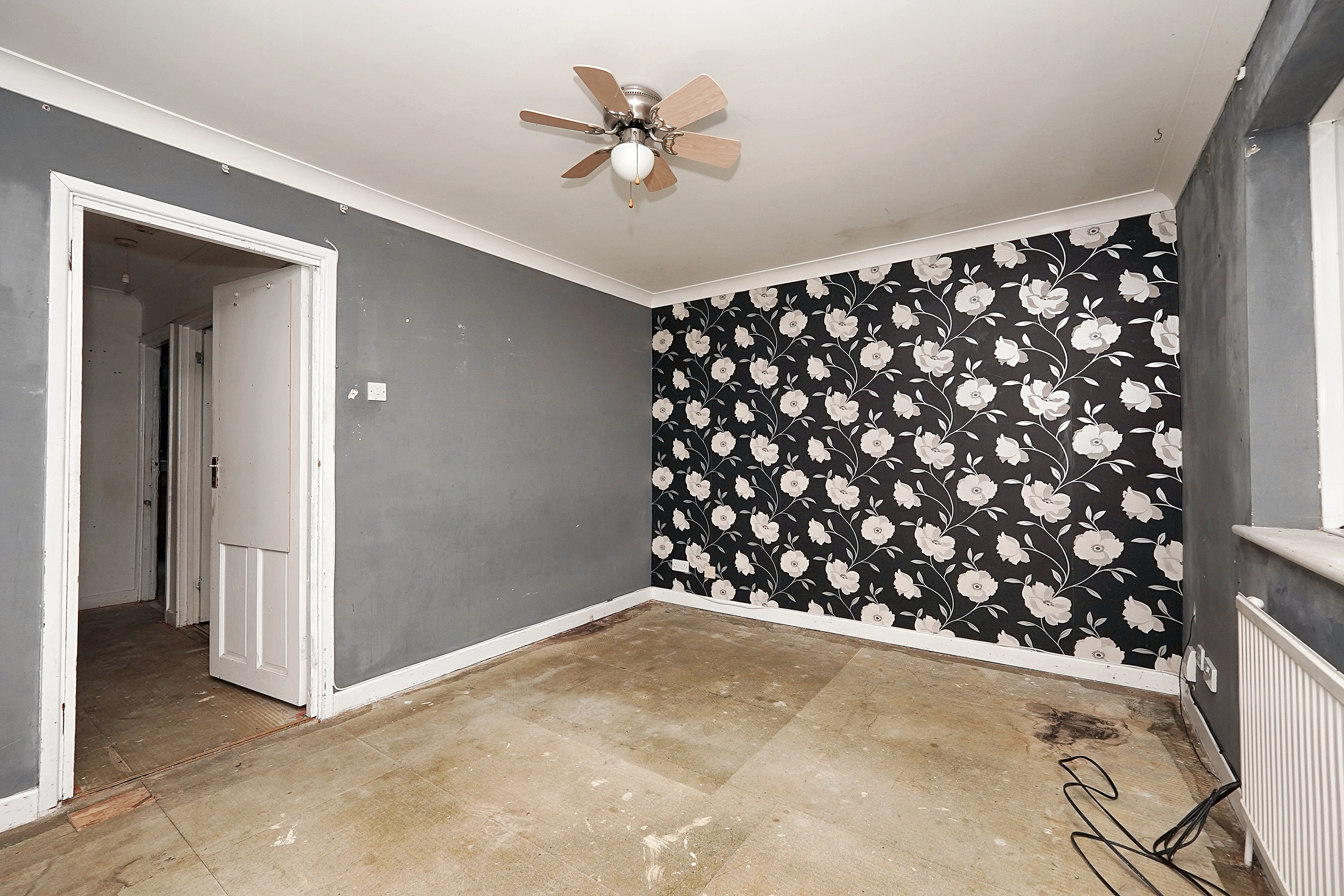 18 Battery Point, Sandgate, Hythe, Kent, CT21 5RR