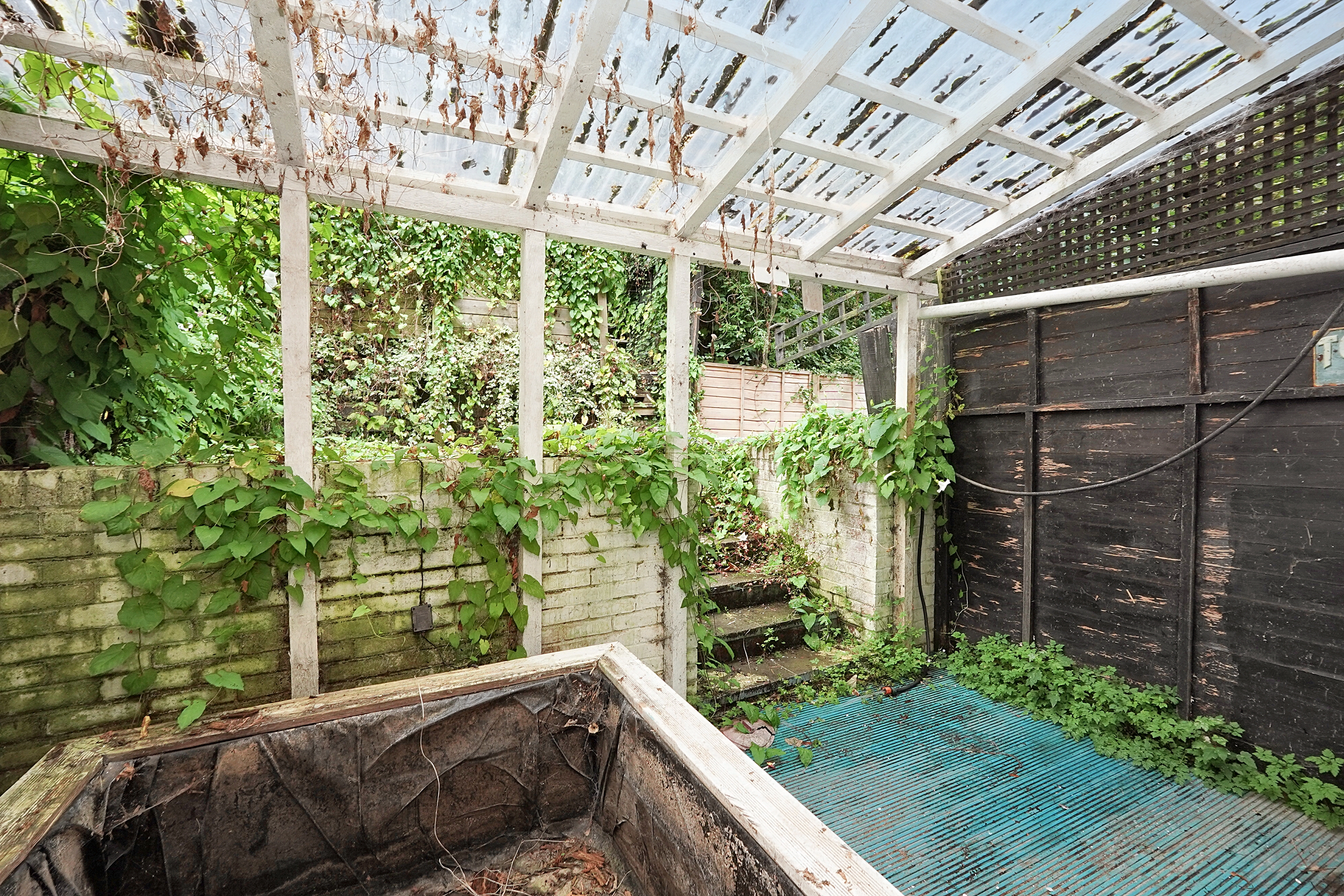 18 Battery Point, Sandgate, Hythe, Kent, CT21 5RR