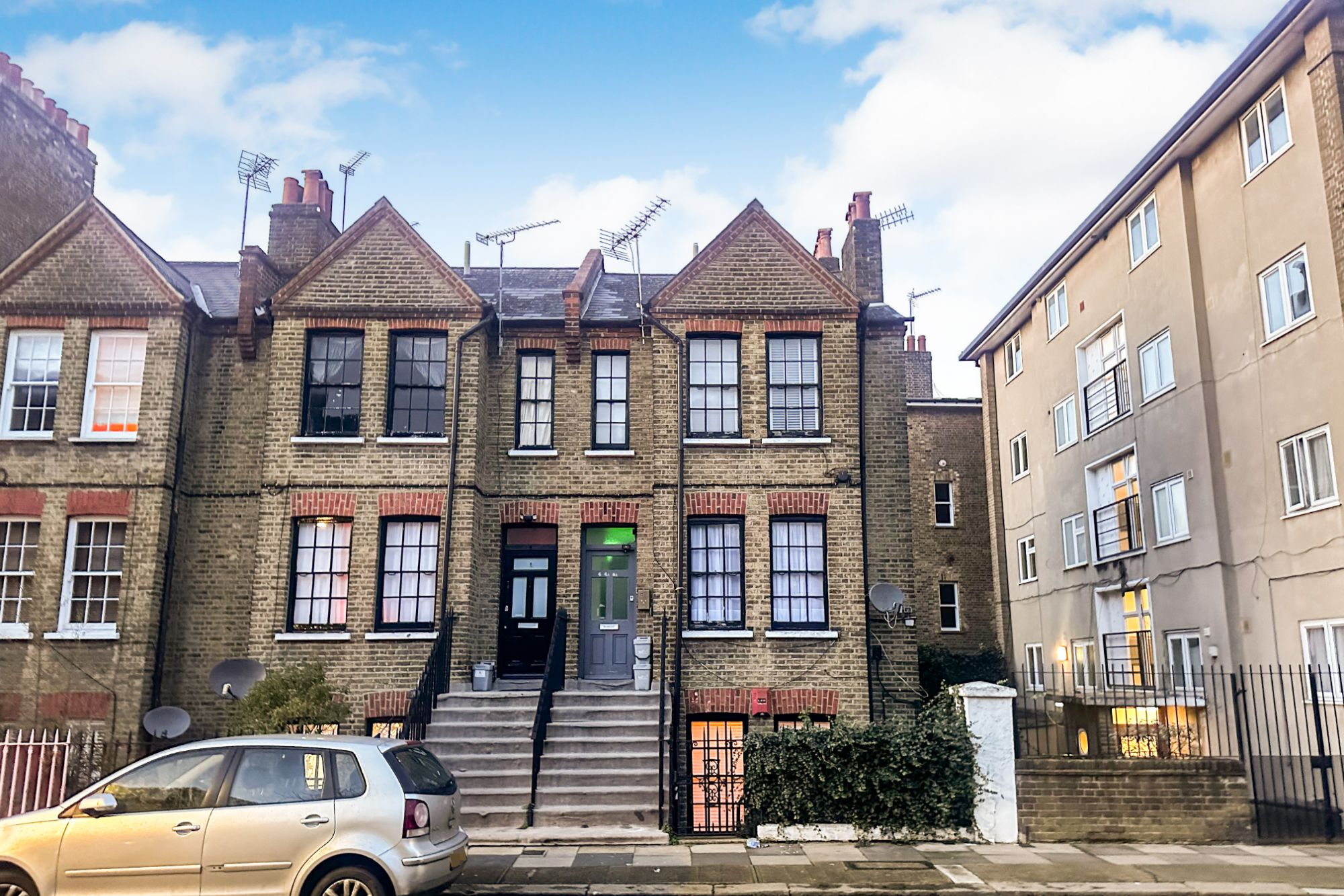 8a Goodwin Road, Shepherds Bush, London W12 9HX