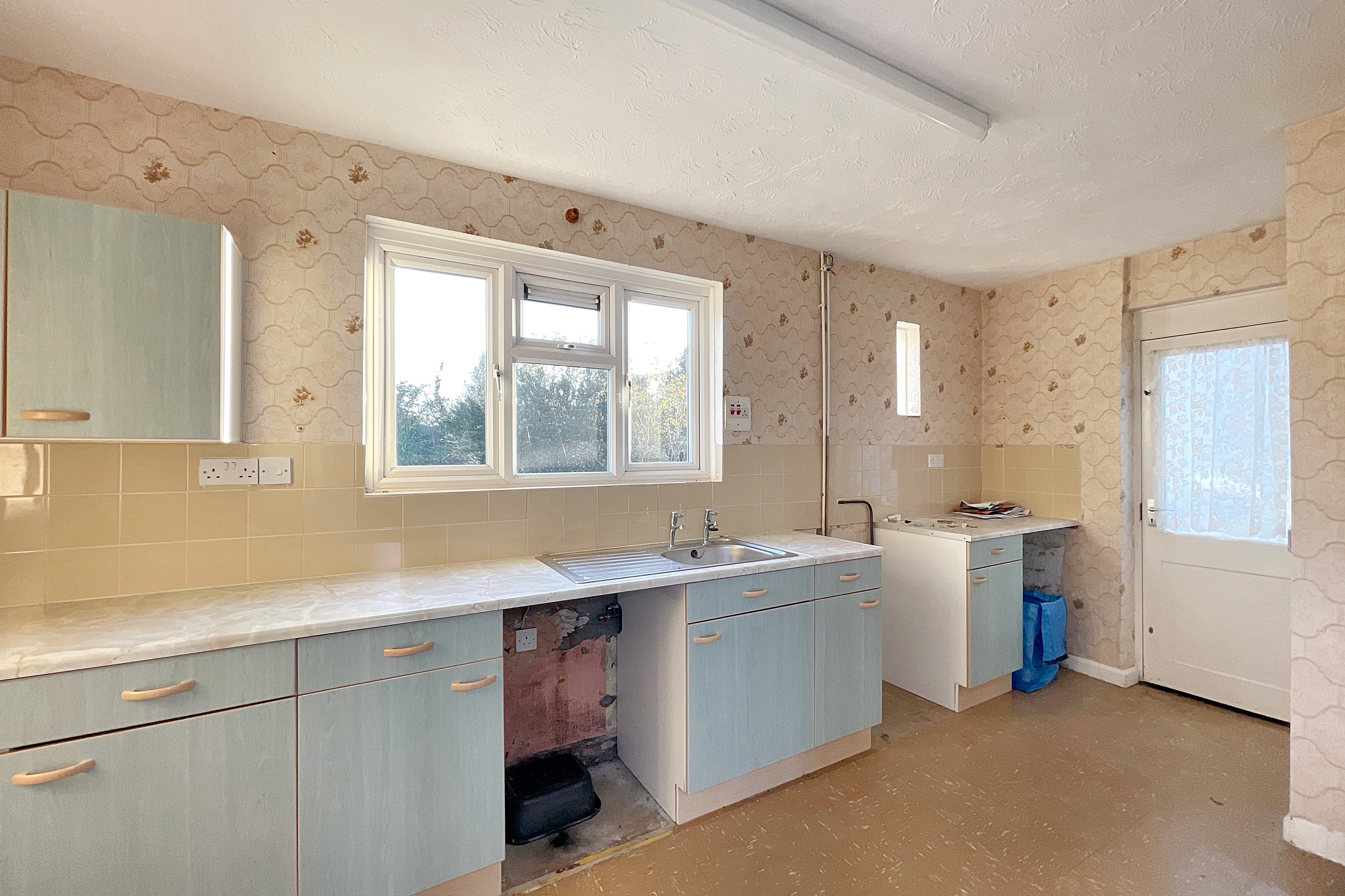 79 Ladyfield Road, Chippenham, Wiltshire, SN14 0AW