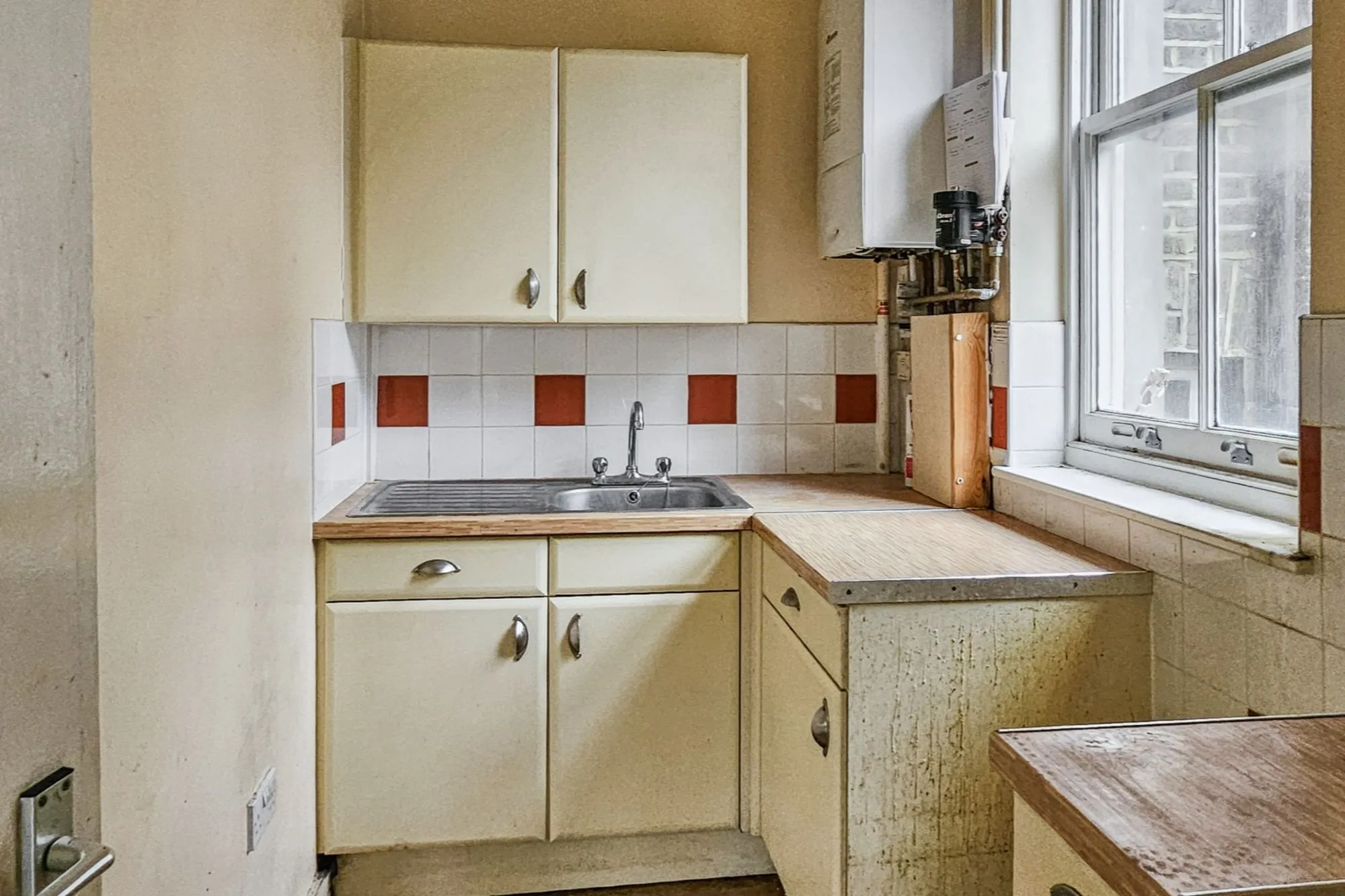 39G Bassett Road, Notting Hill, London W10 6LB