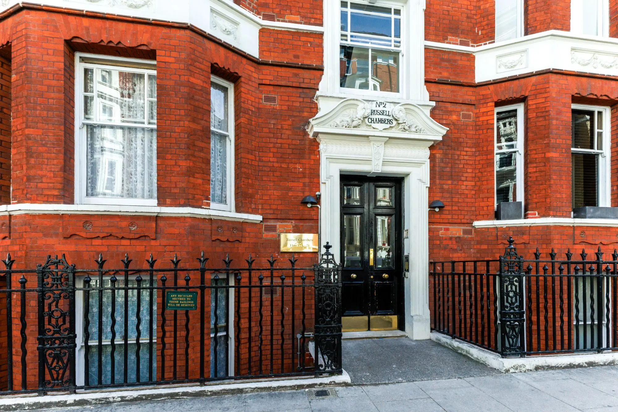 Flat 23 Russell Chambers, Bury Place, Bloomsbury, London WC1A 2JU