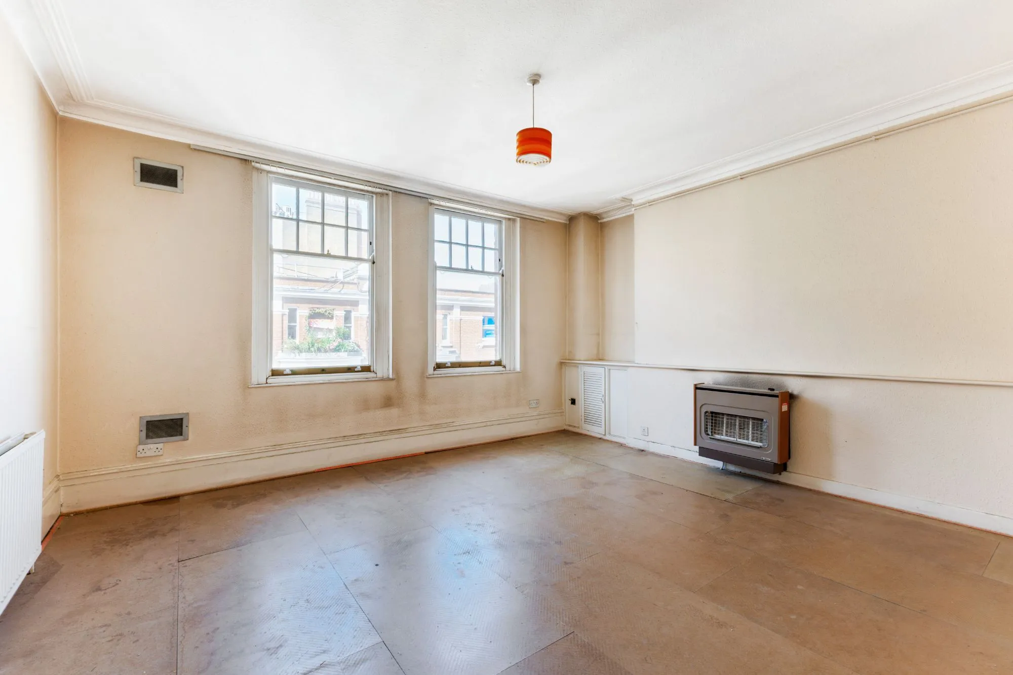 Flat 23 Russell Chambers, Bury Place, Bloomsbury, London WC1A 2JU
