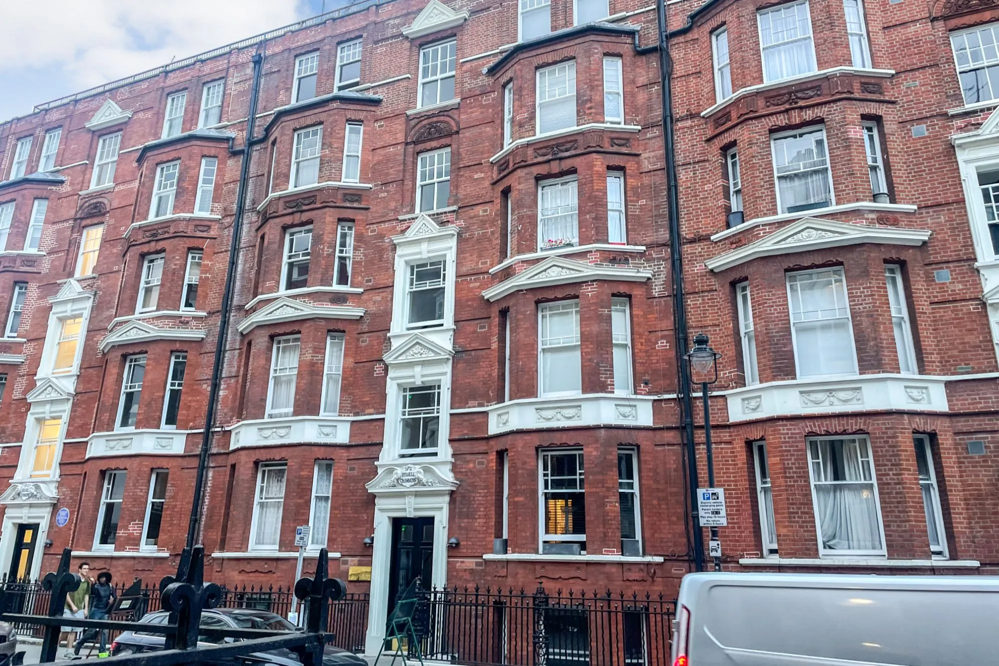Flat 23 Russell Chambers, Bury Place, Bloomsbury, London WC1A 2JU