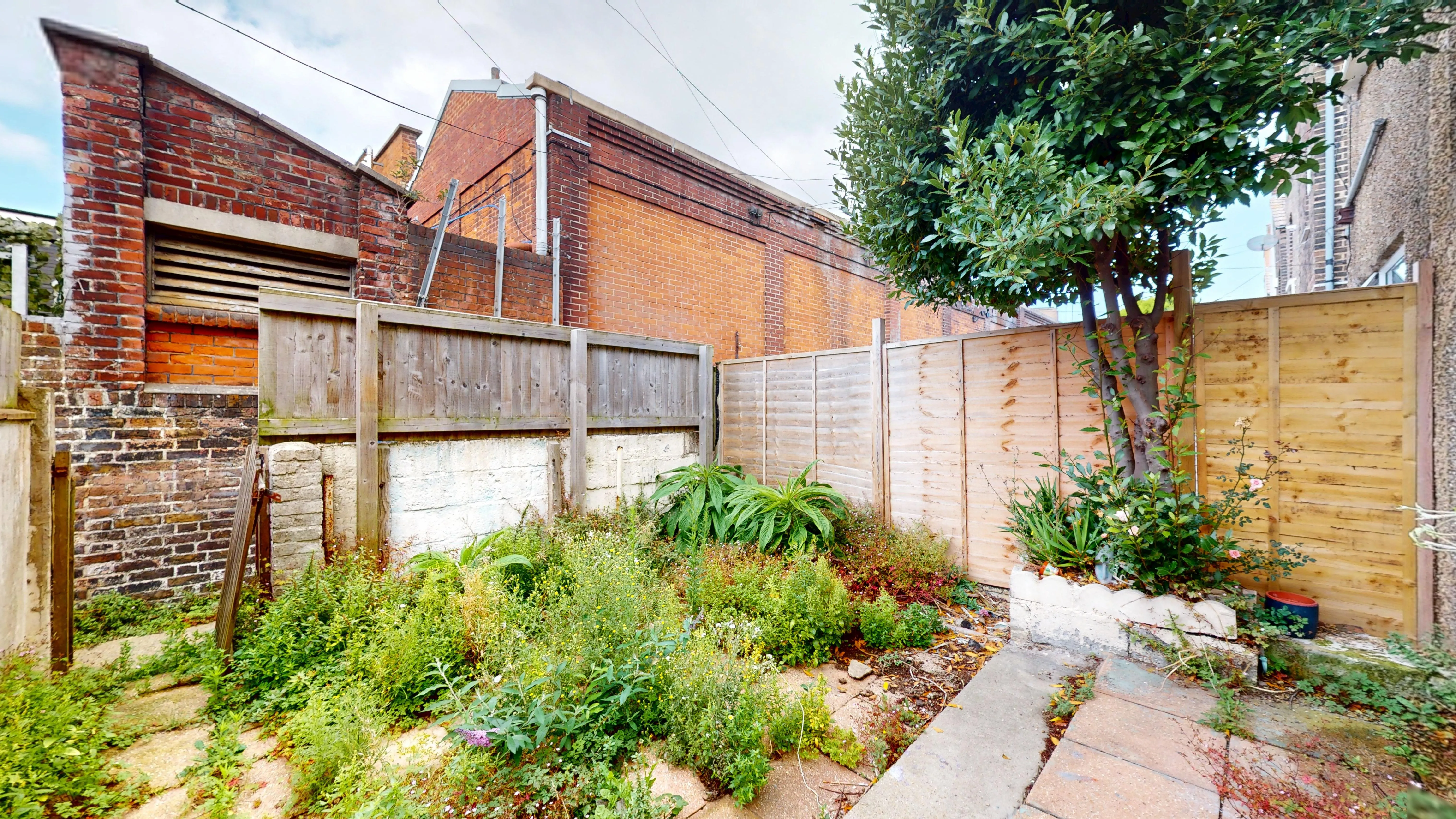 6 Winchcombe Road, Eastbourne, East Sussex, BN22 8DE