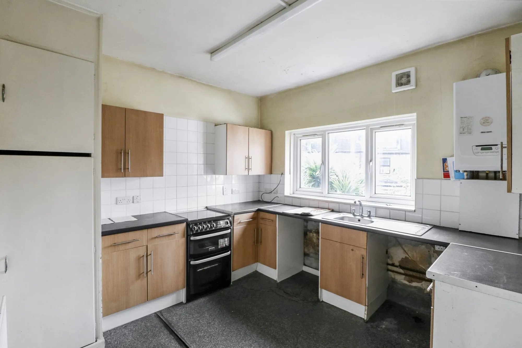GFF & FFF, 11 Cavendish Drive, Leytonstone, London, E11 1DN