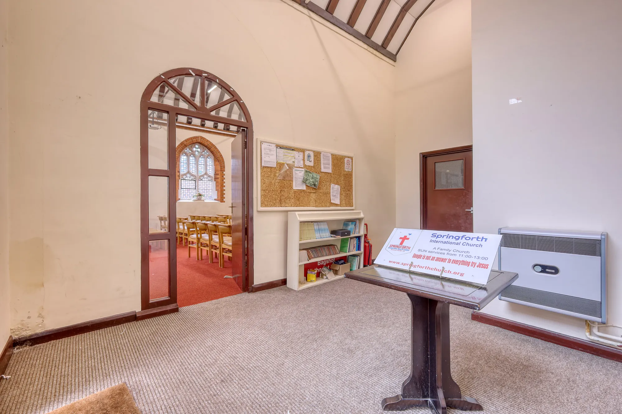 94 London Road, Bagshot, Surrey GU19 5BT