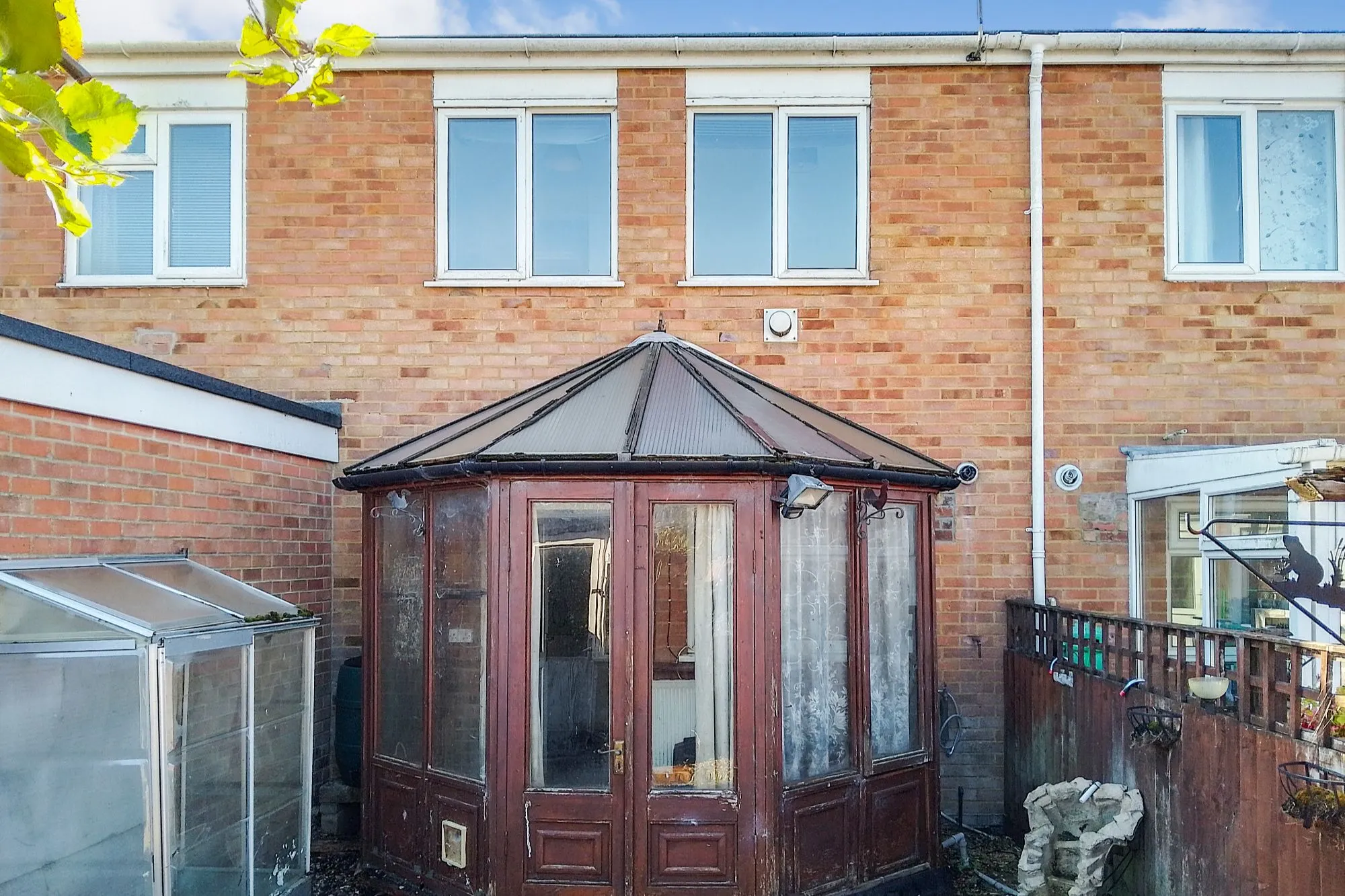 24 Conisborough, Toothill, Swindon SN5 8ES