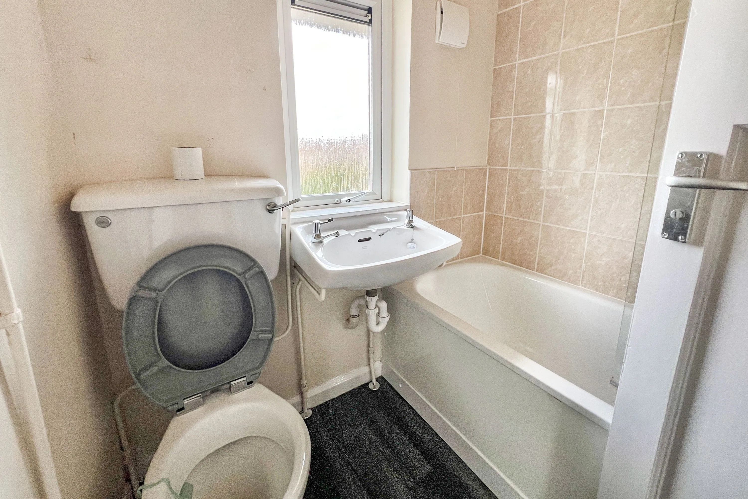 90 Ladyfield Road, Chippenham, Wiltshire, SN14 0AW