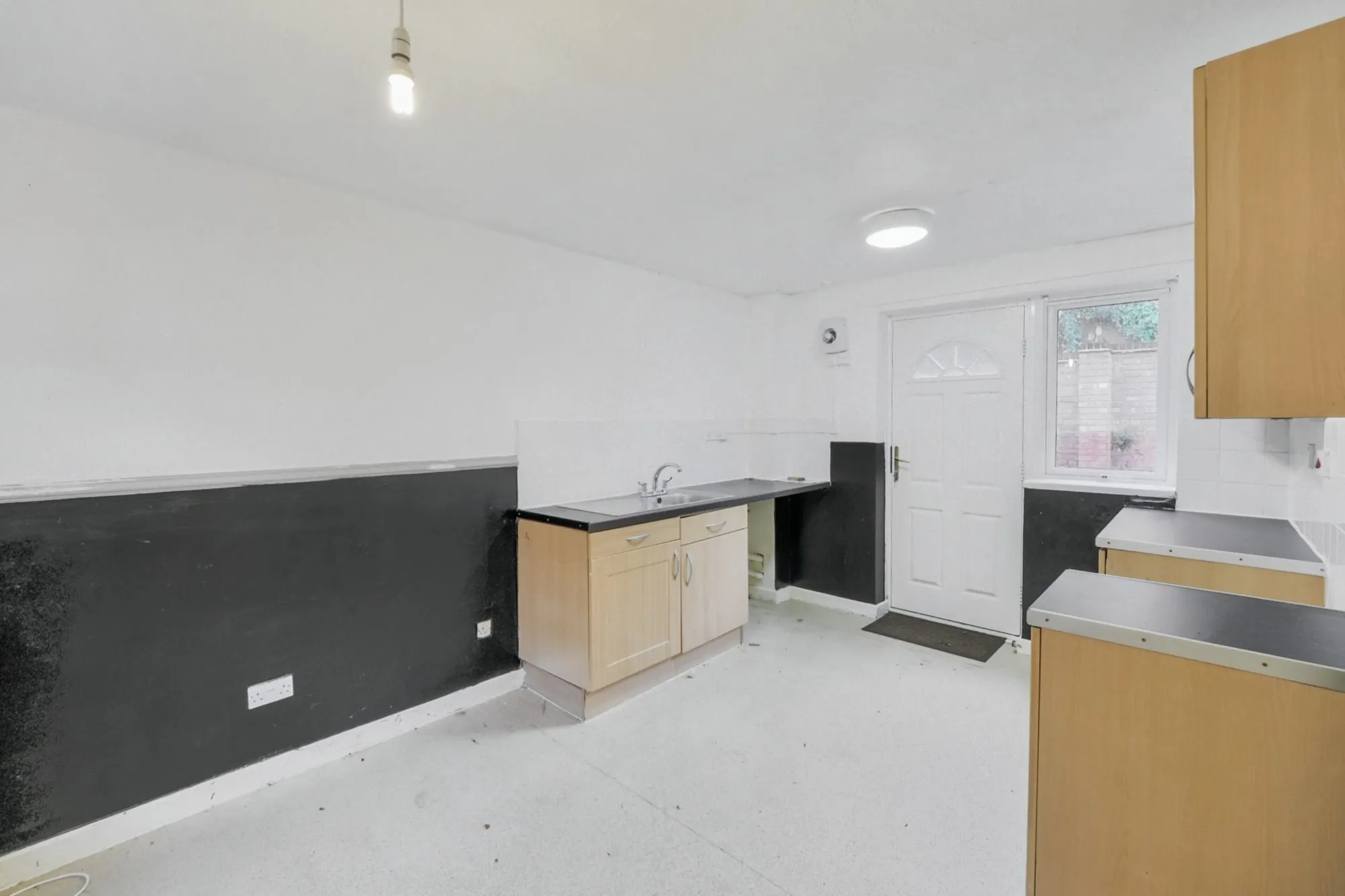 24 Alberta Terrace, New Basford, Nottingham NG7 6JA