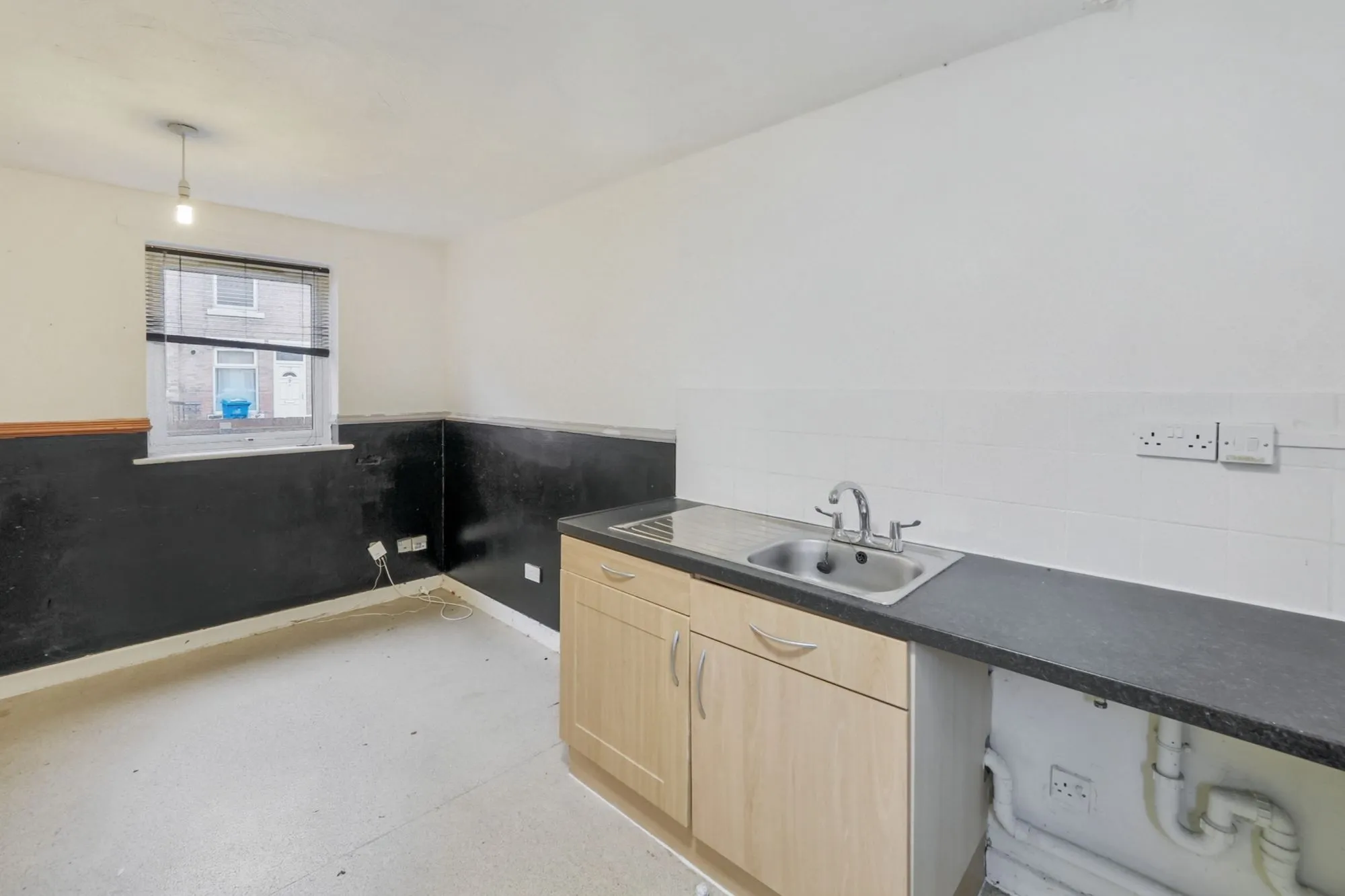 24 Alberta Terrace, New Basford, Nottingham NG7 6JA