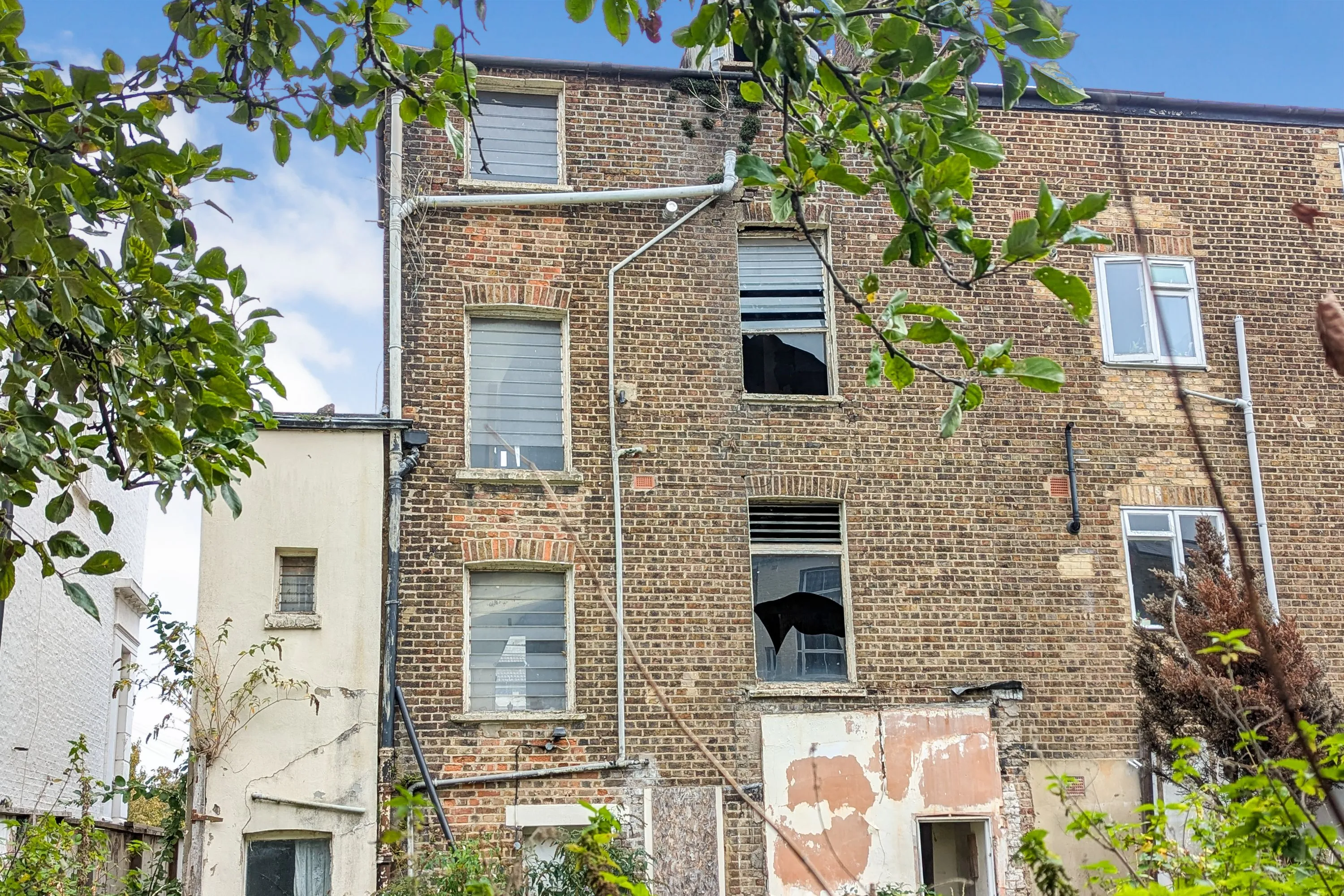 54 Lausanne Road, Peckham, London SE15 2JB