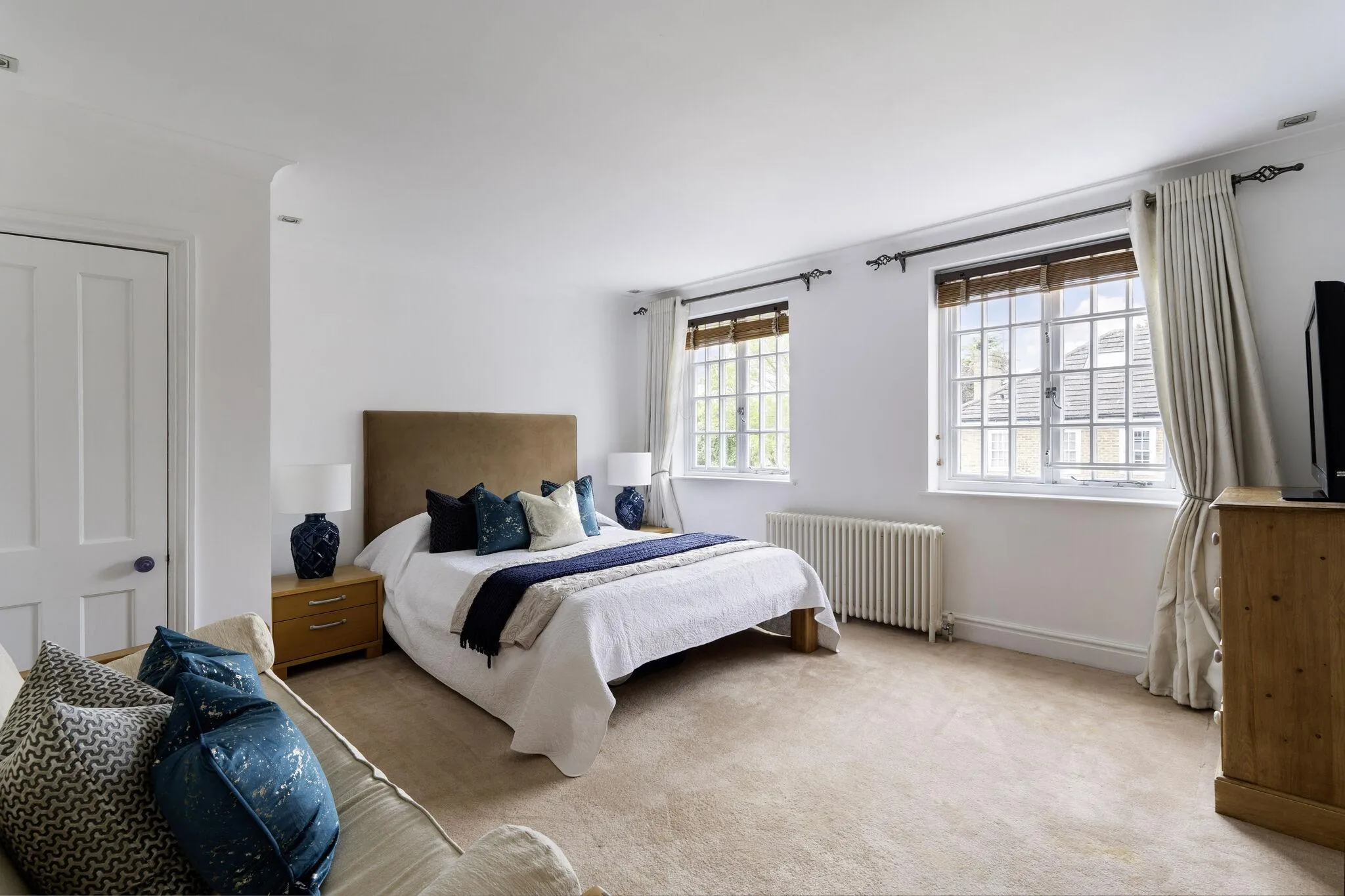 Doannee House, Fishery Road, Bray, Berkshire, SL6 1UN