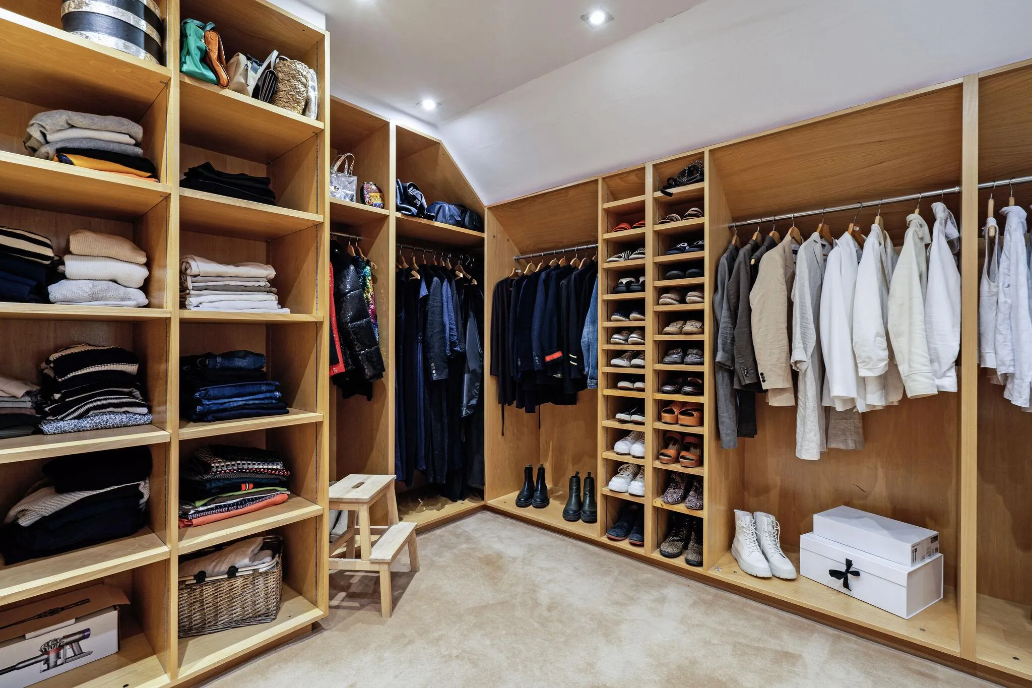 Doannee House, Fishery Road, Bray, Berkshire, SL6 1UN